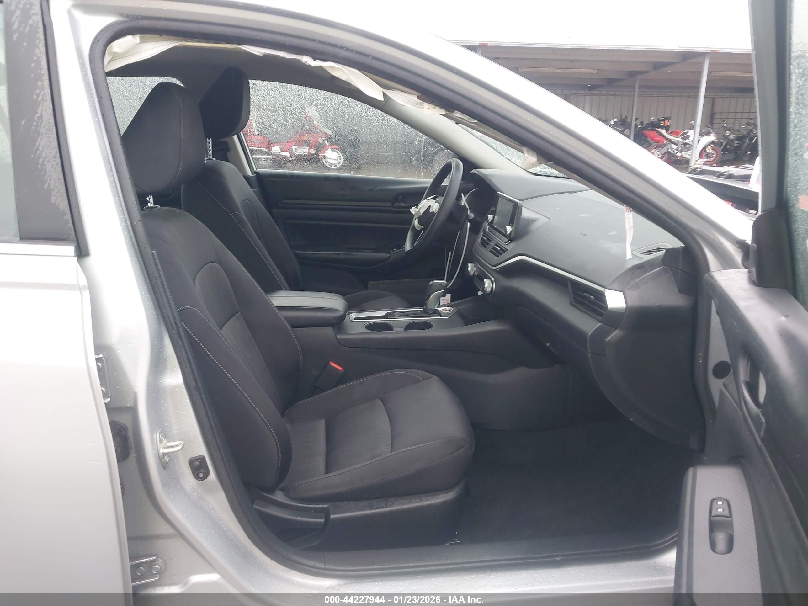 NISSAN ALTIMA image 5