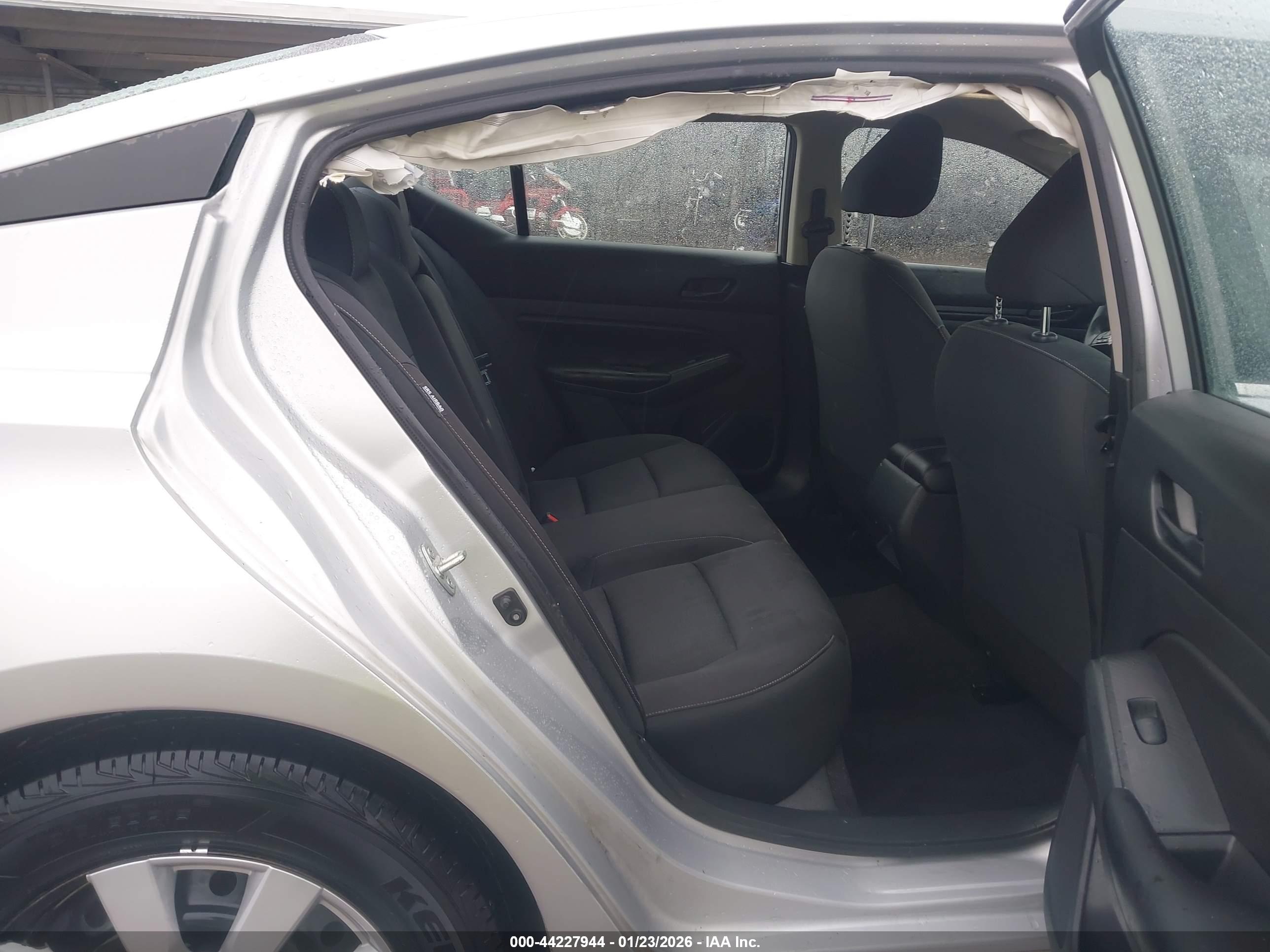 NISSAN ALTIMA image 8