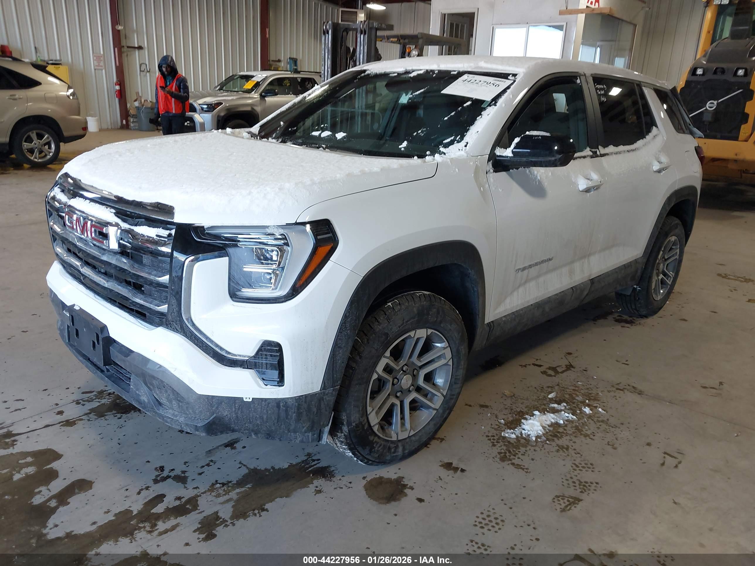 GMC TERRAIN image 2