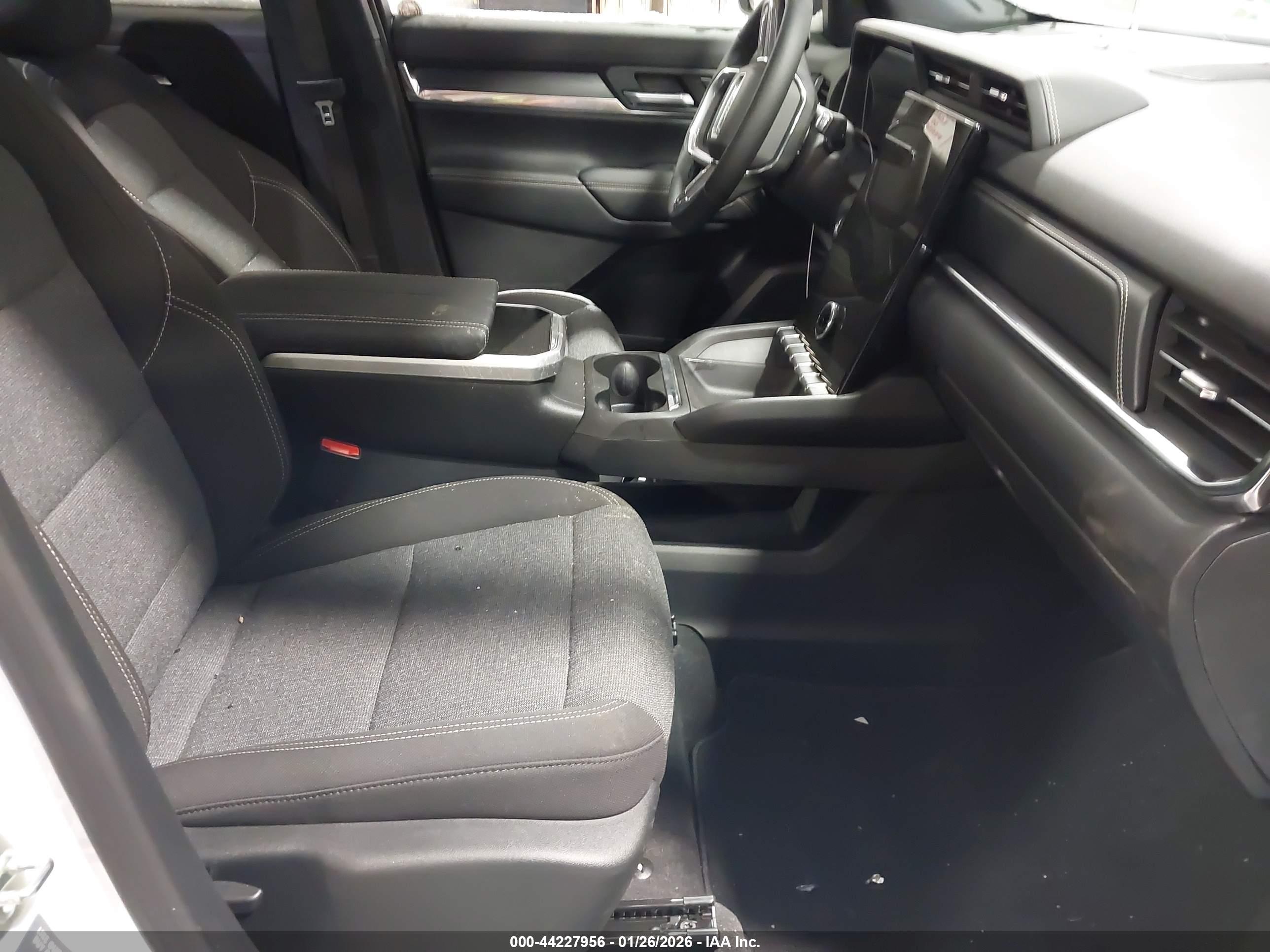 GMC TERRAIN image 5