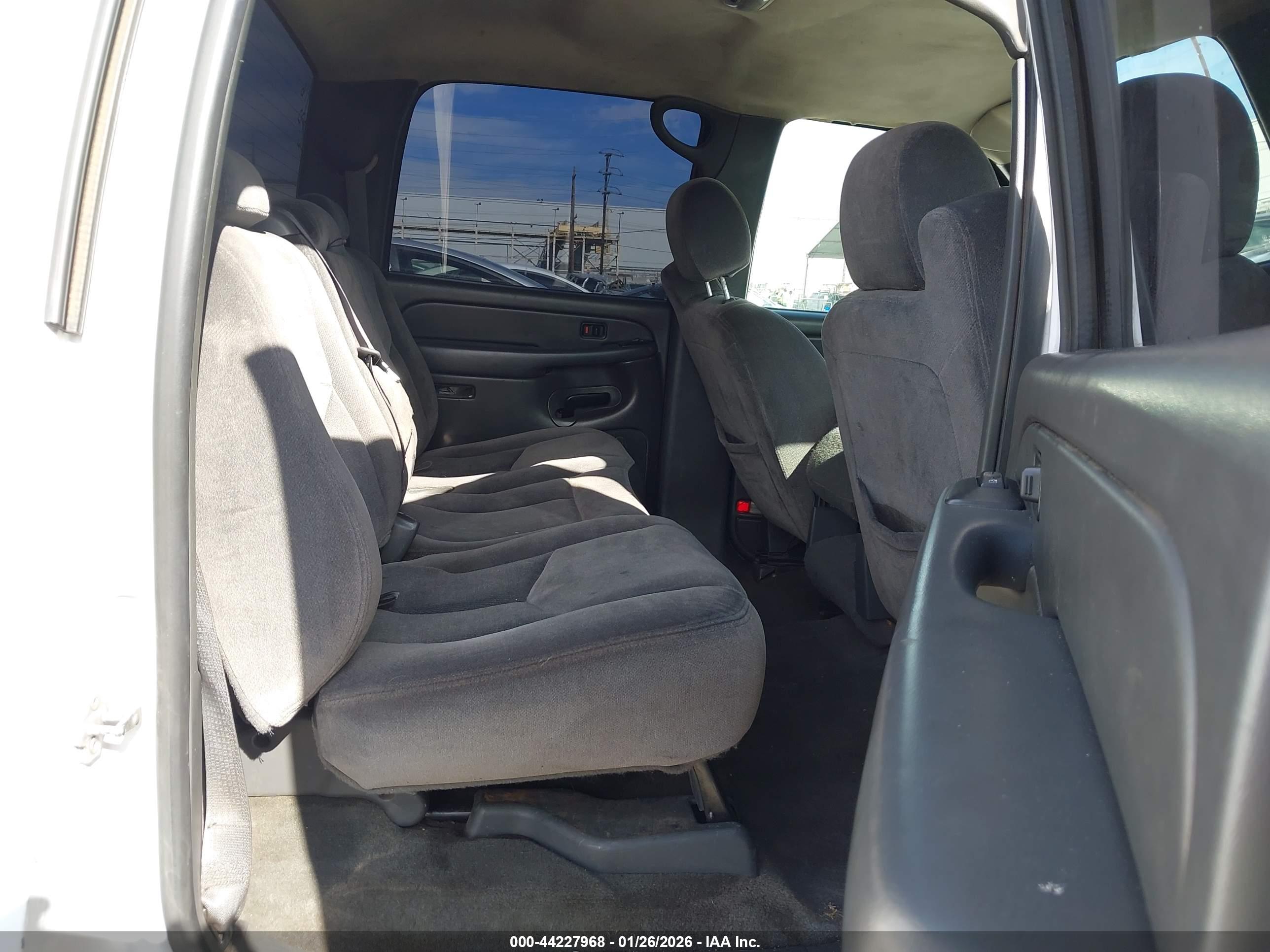 GMC SIERRA image 8