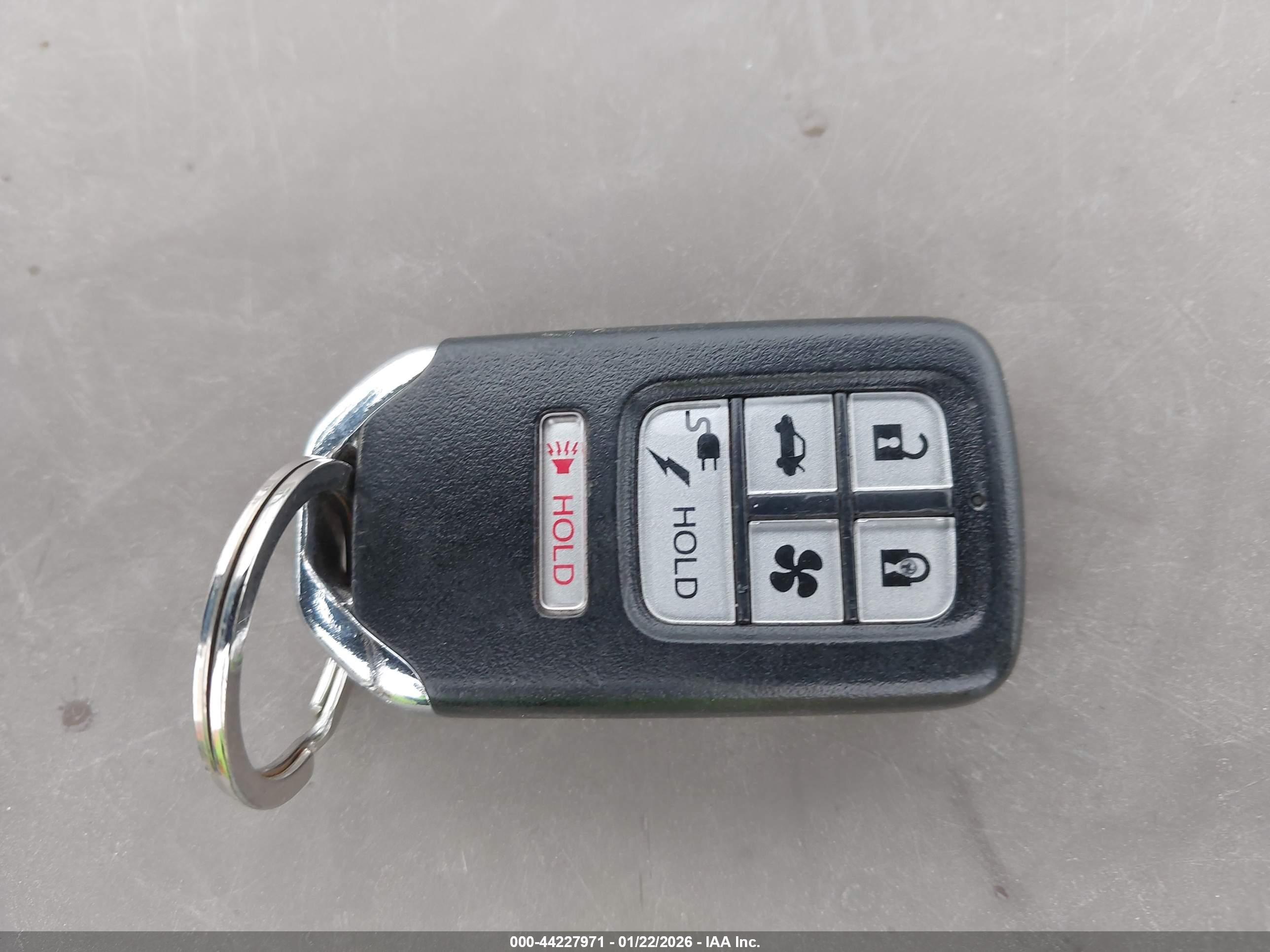 HONDA CLARITY image 11