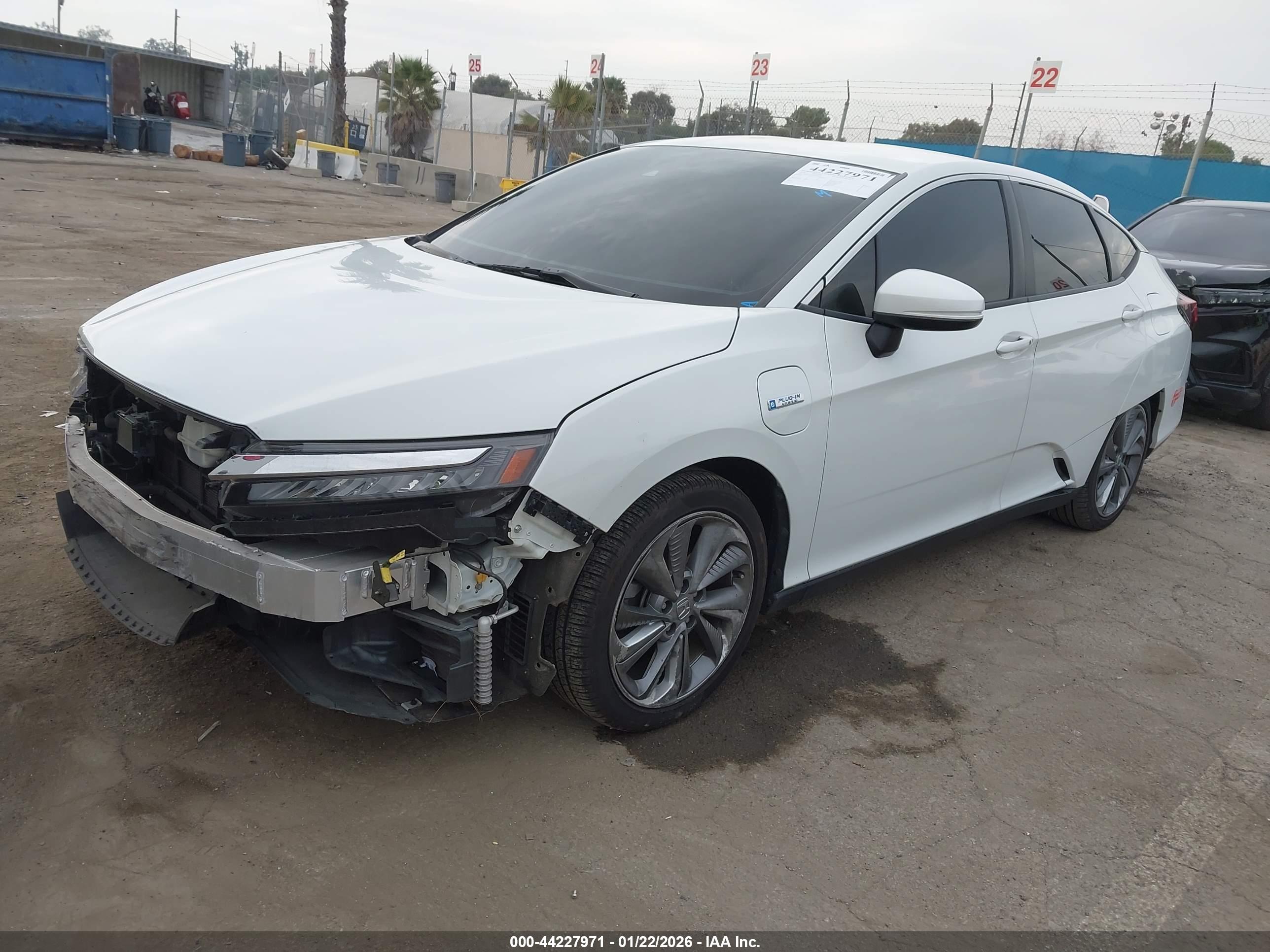 HONDA CLARITY image 2