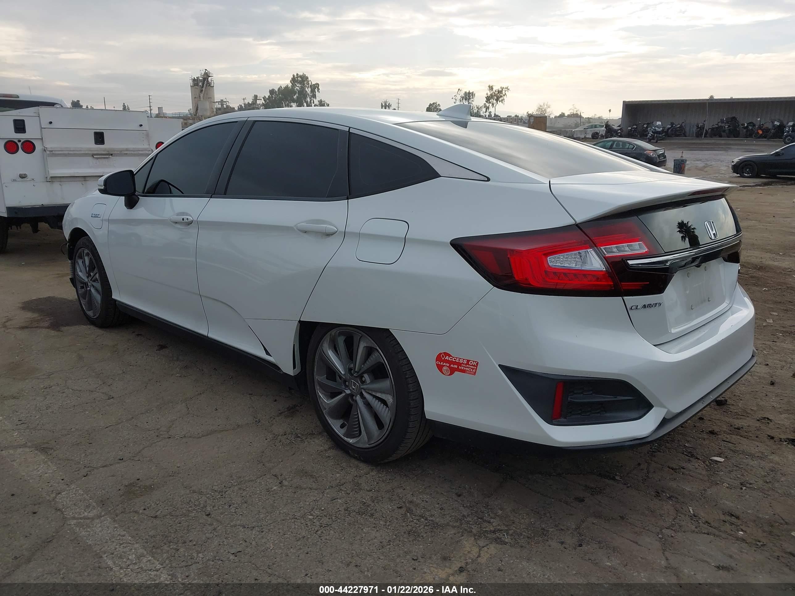 HONDA CLARITY image 3