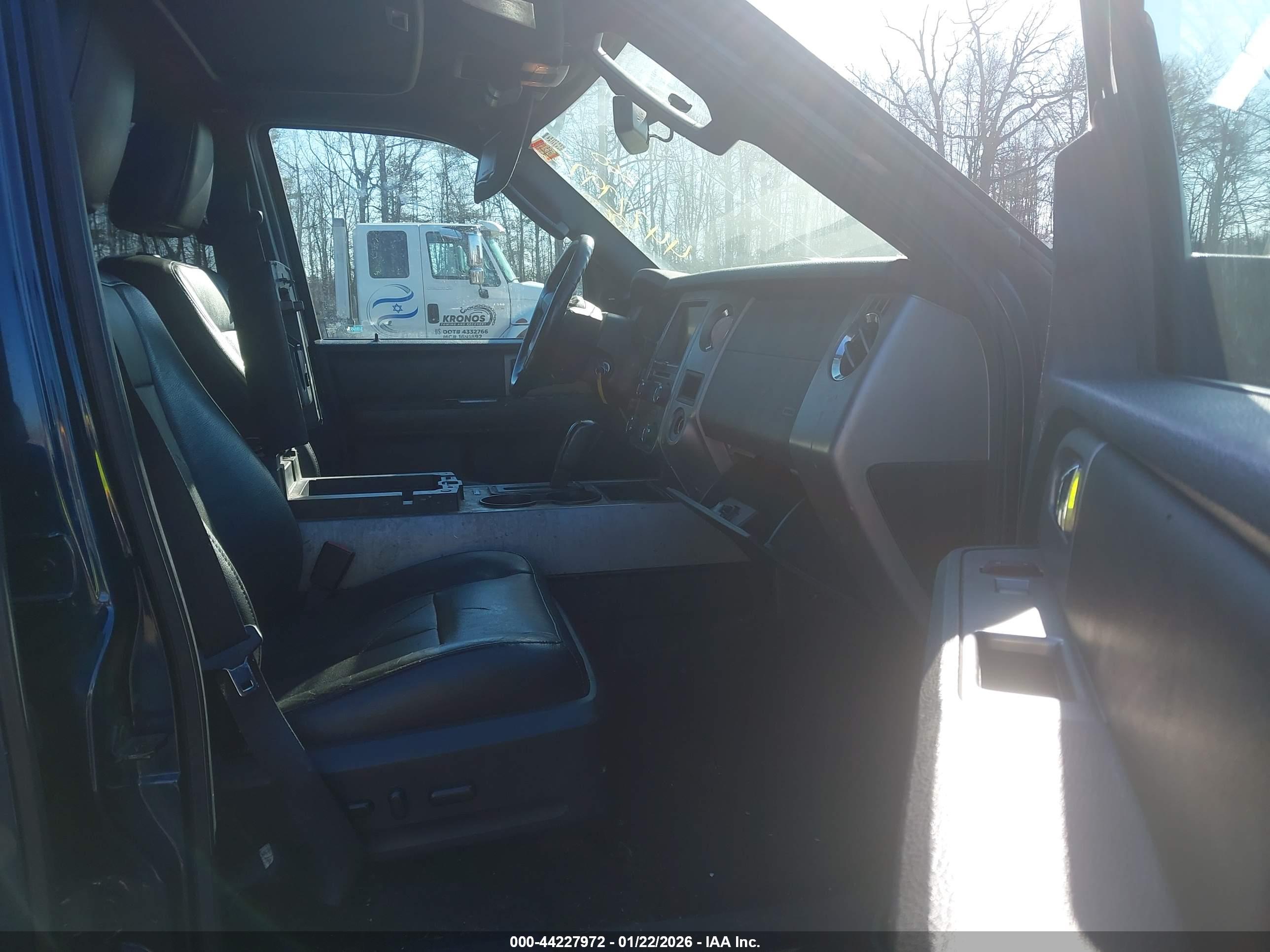 FORD EXPEDITION image 5