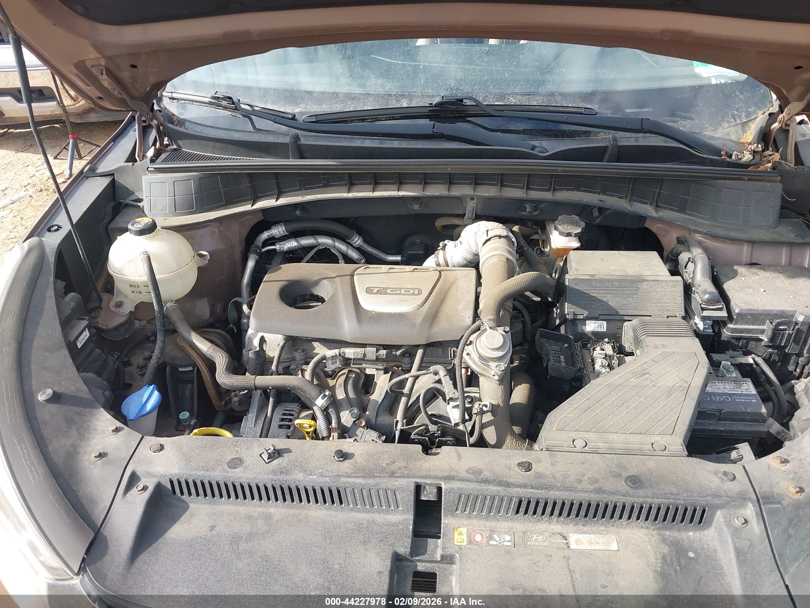 HYUNDAI TUCSON image 10