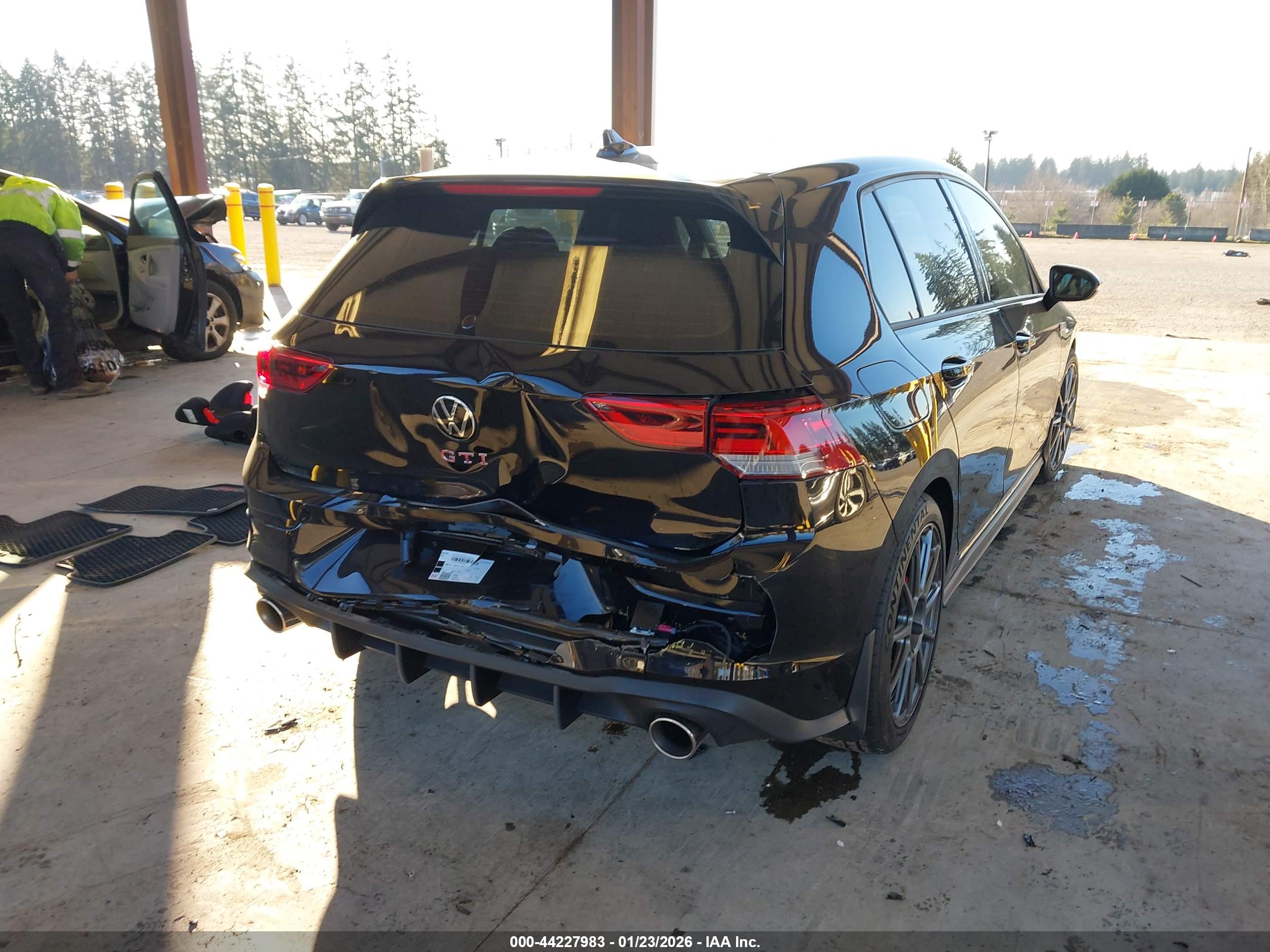 VOLKSWAGEN GOLF image 4