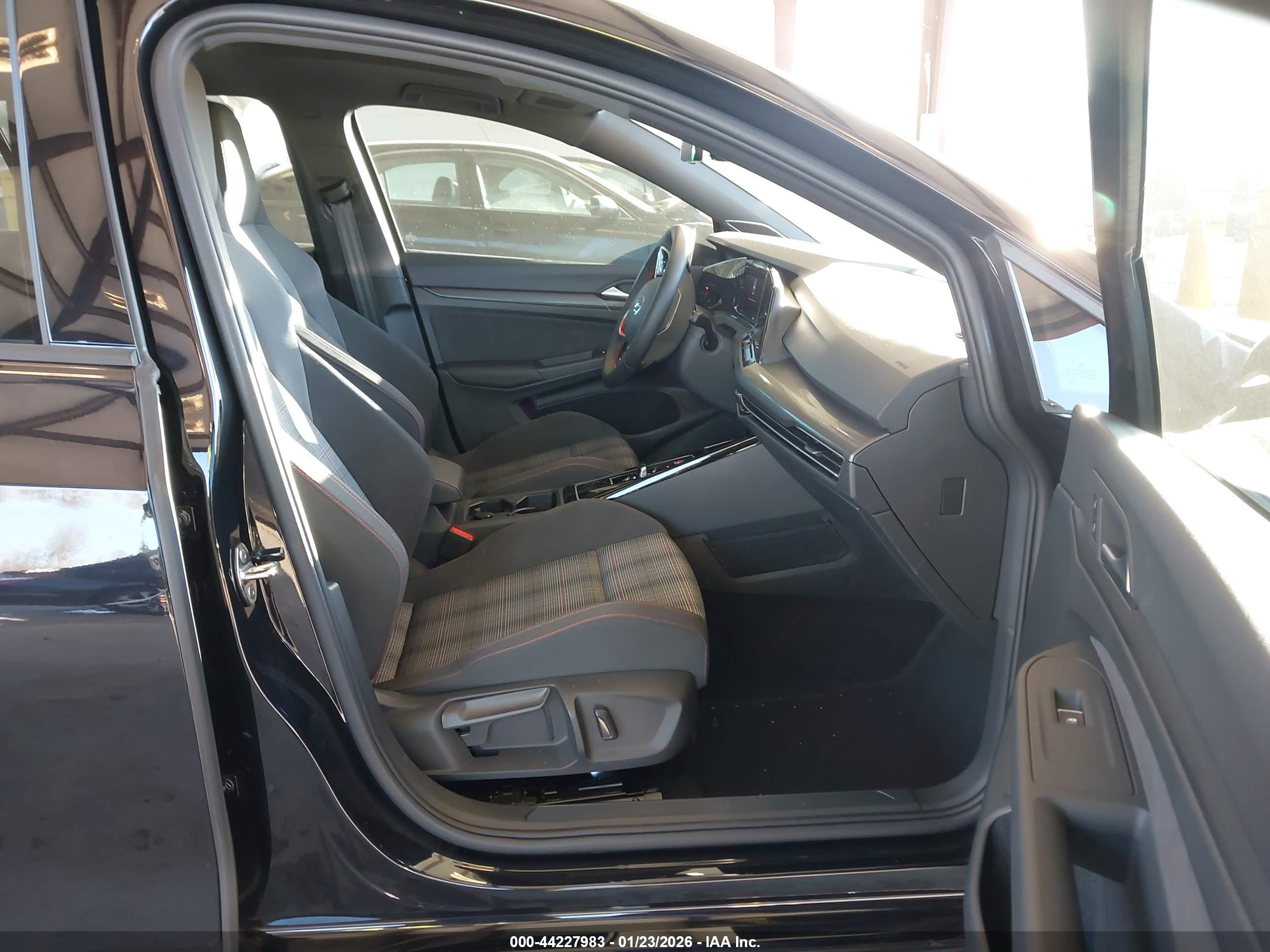VOLKSWAGEN GOLF image 5