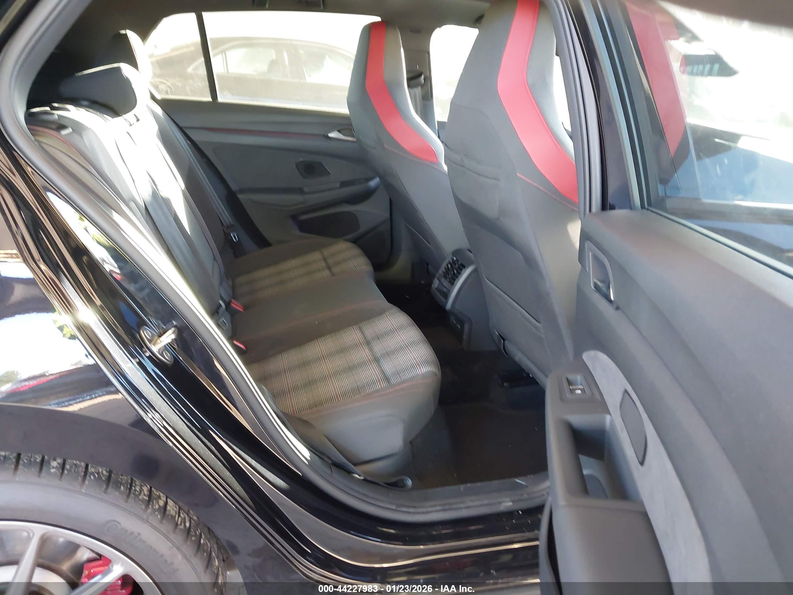 VOLKSWAGEN GOLF image 8