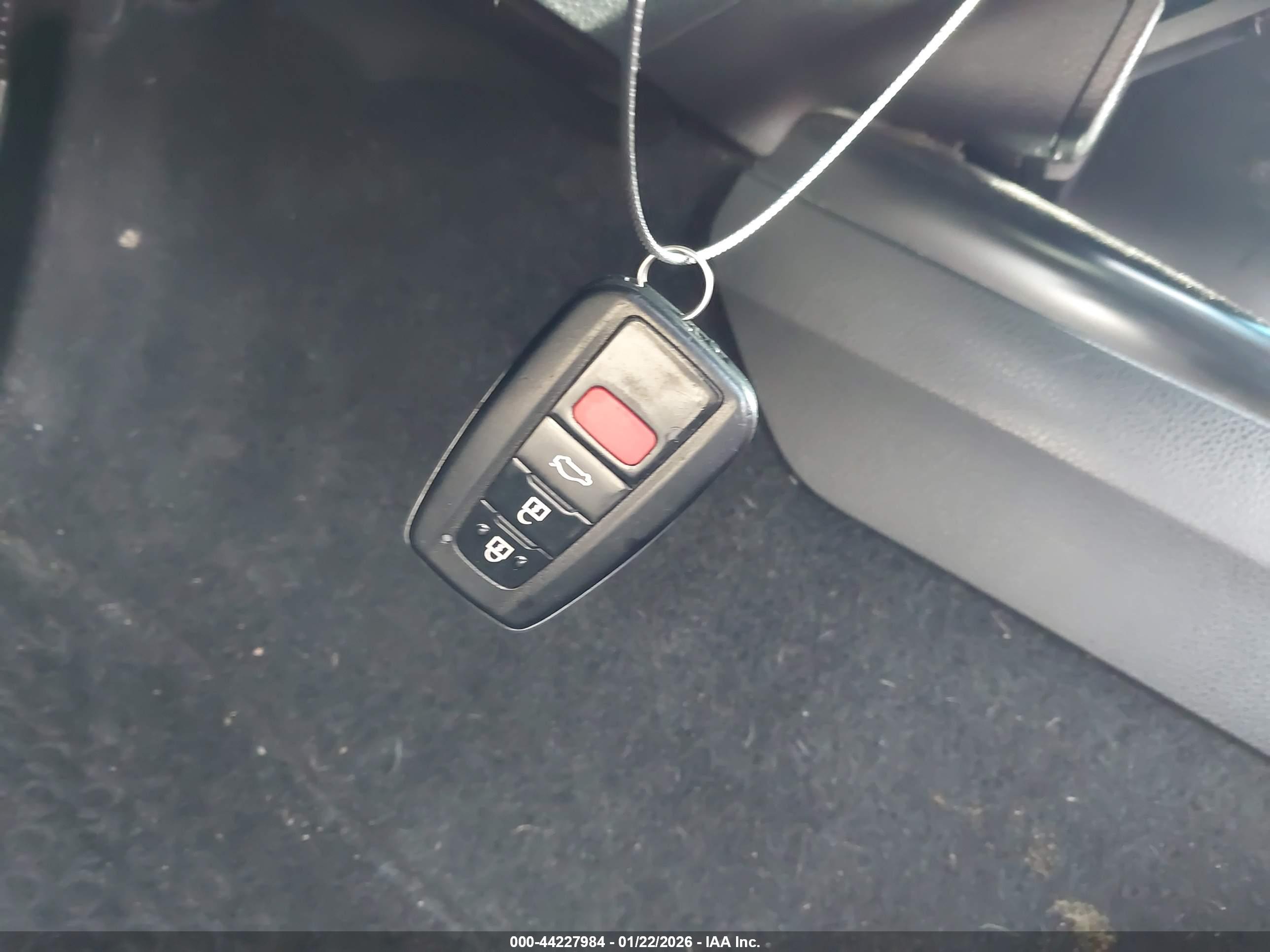 TOYOTA CAMRY image 11