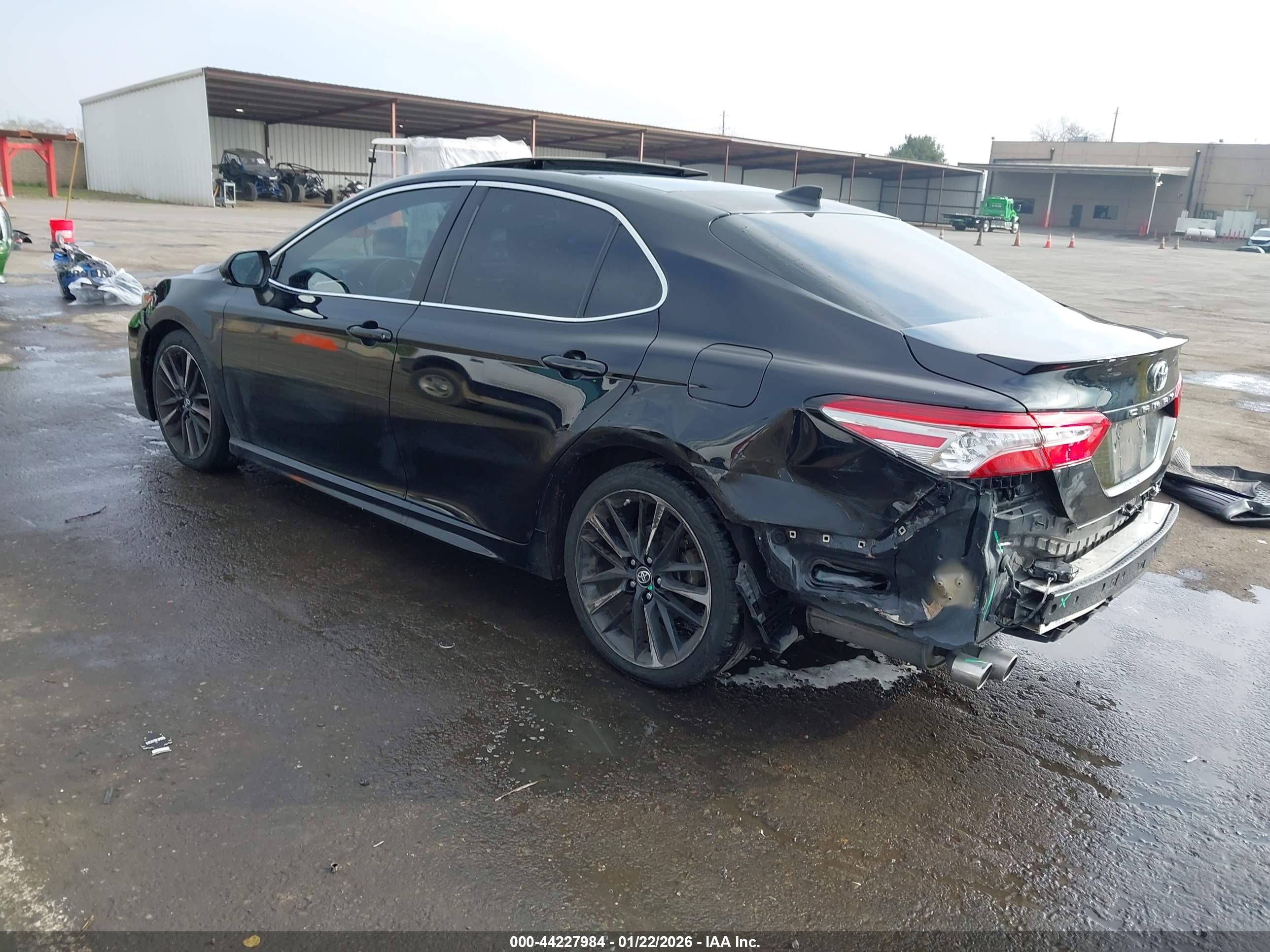 TOYOTA CAMRY image 3