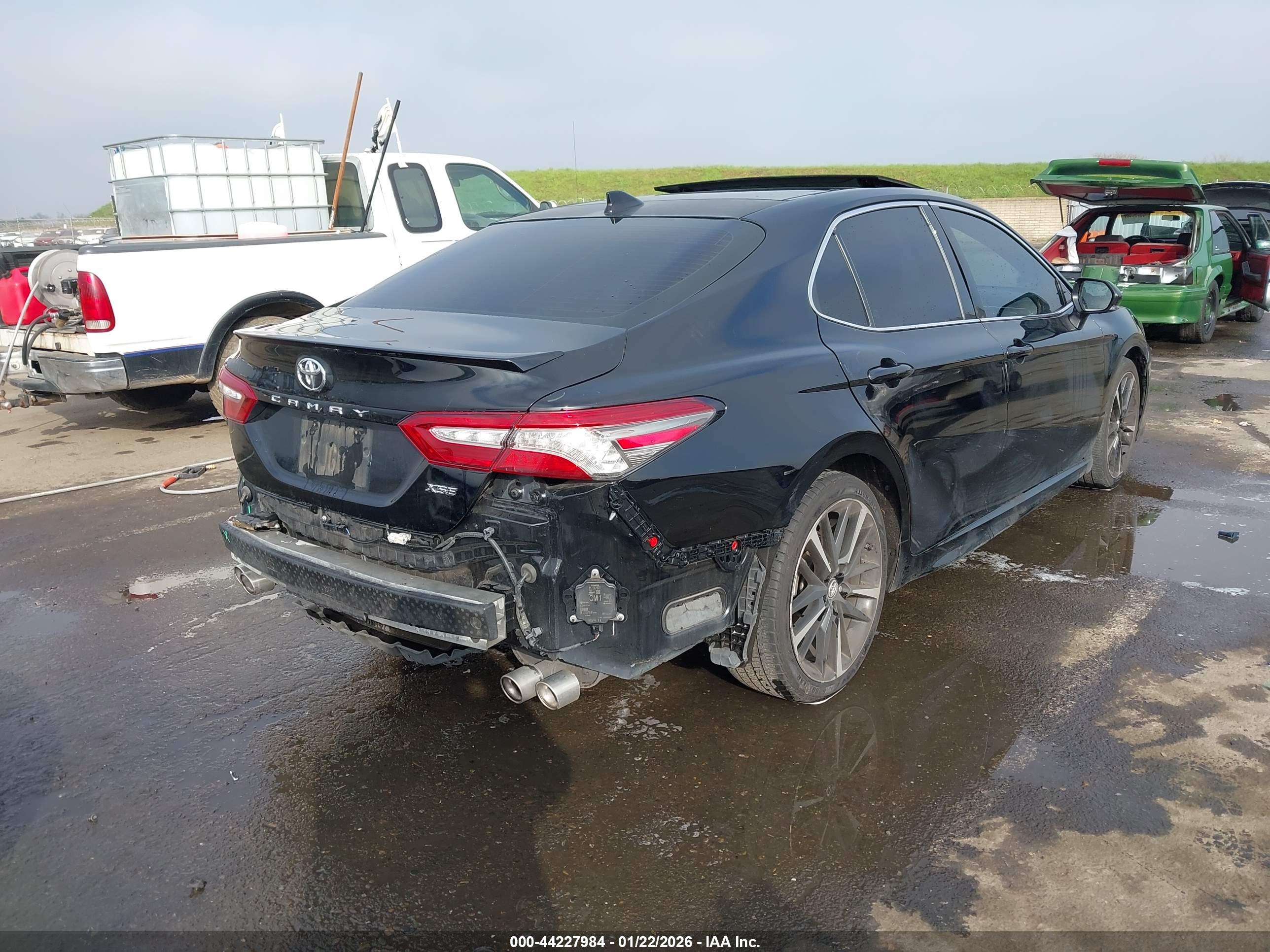 TOYOTA CAMRY image 4