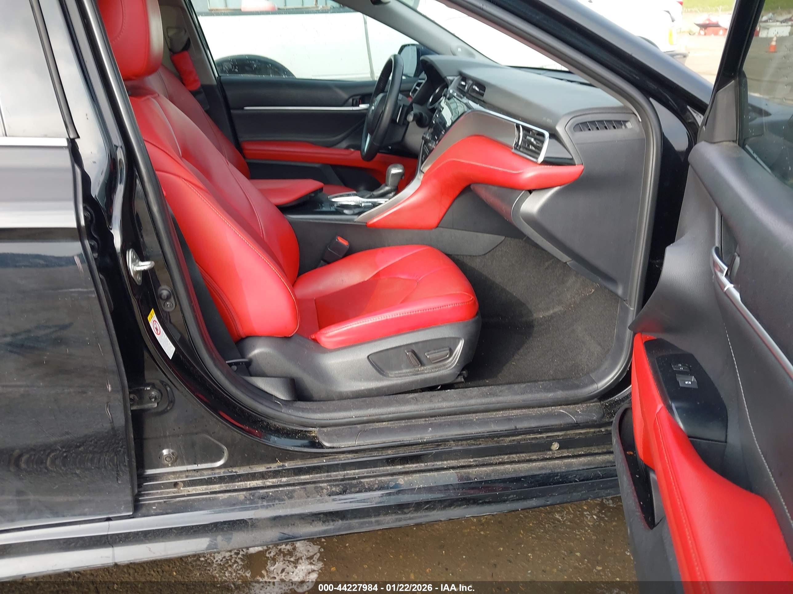 TOYOTA CAMRY image 5