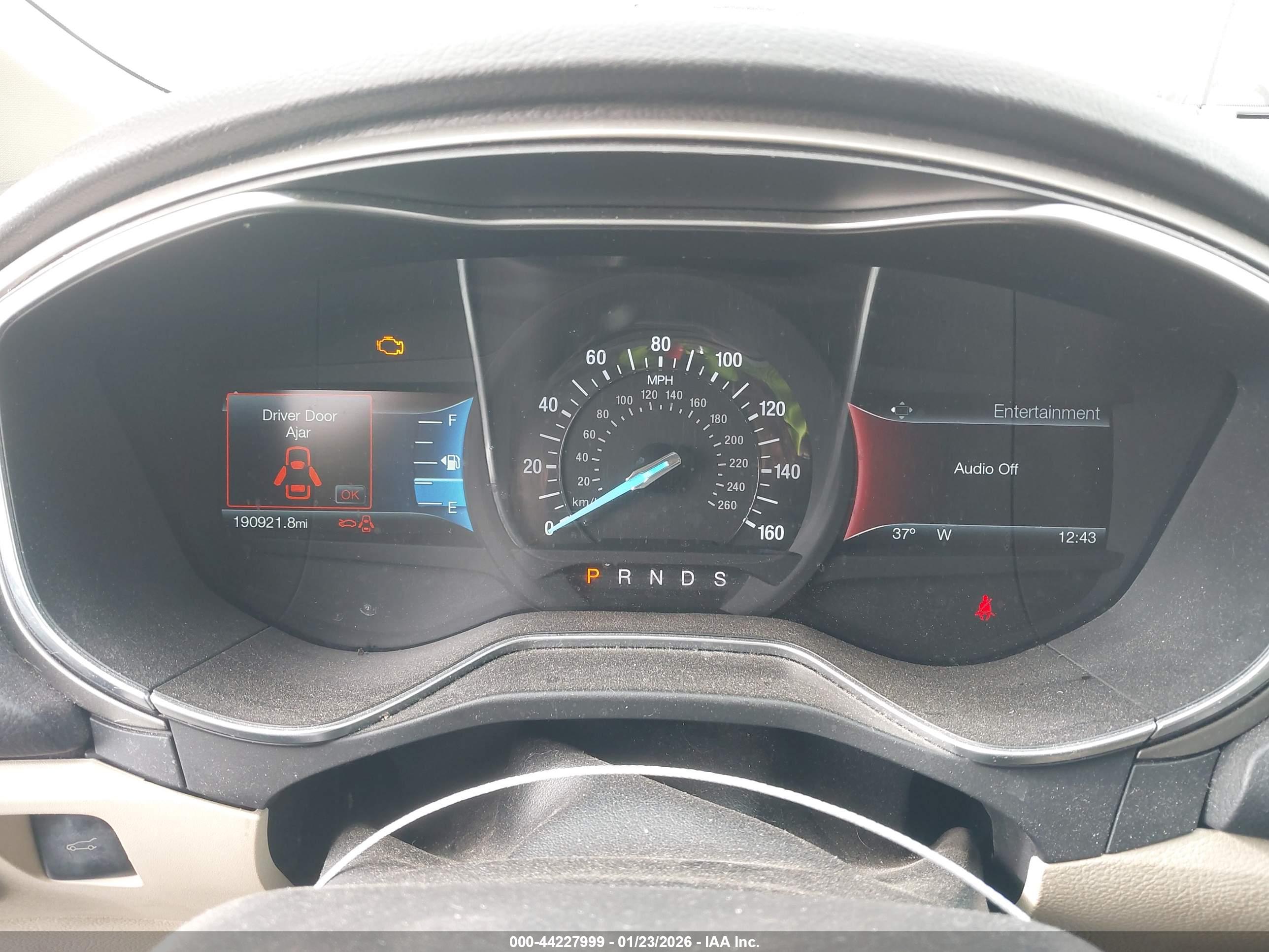 FORD FUSION image 7