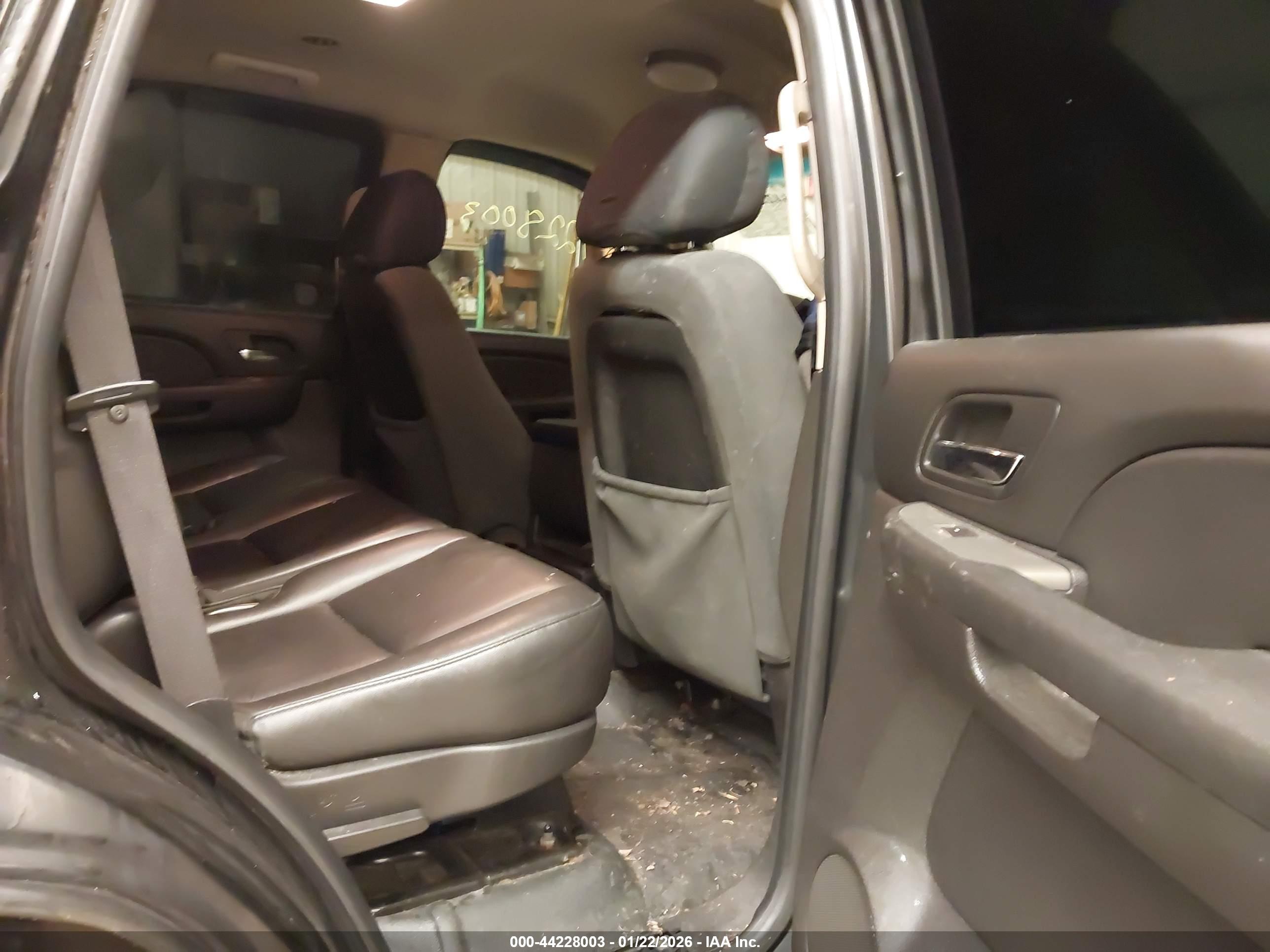 CHEVROLET TAHOE image 8