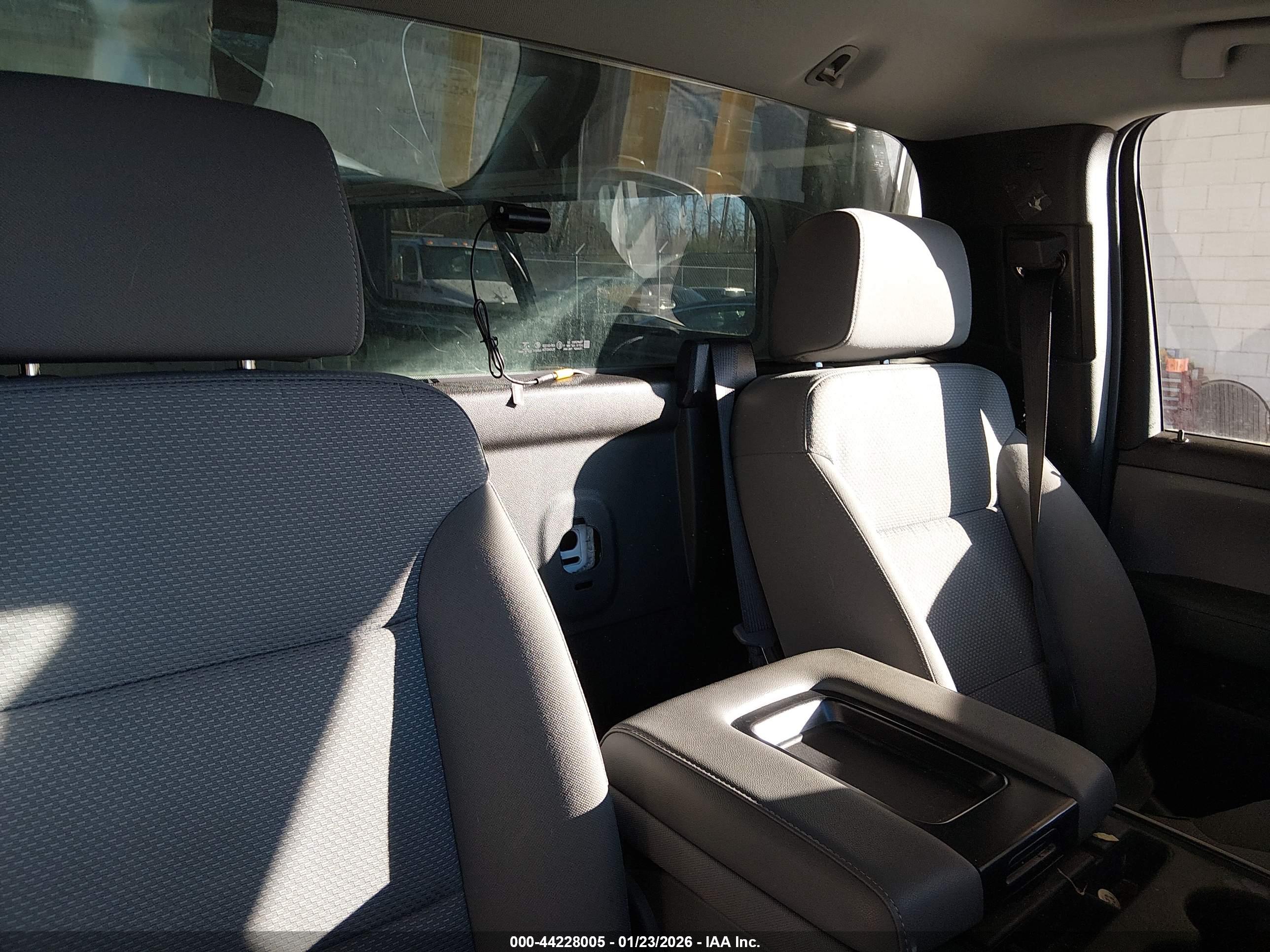 GMC SIERRA image 8