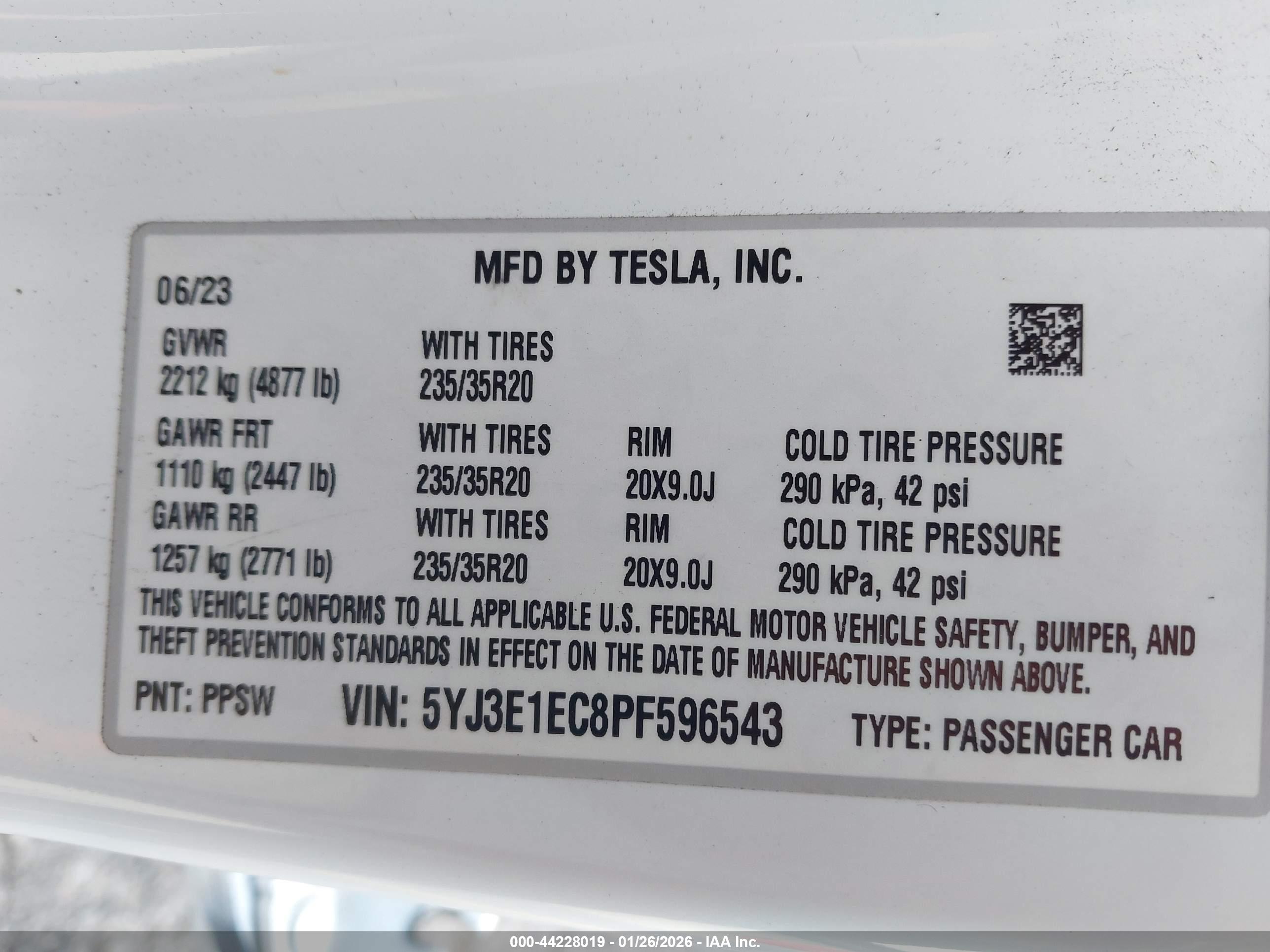 TESLA MODEL image 9