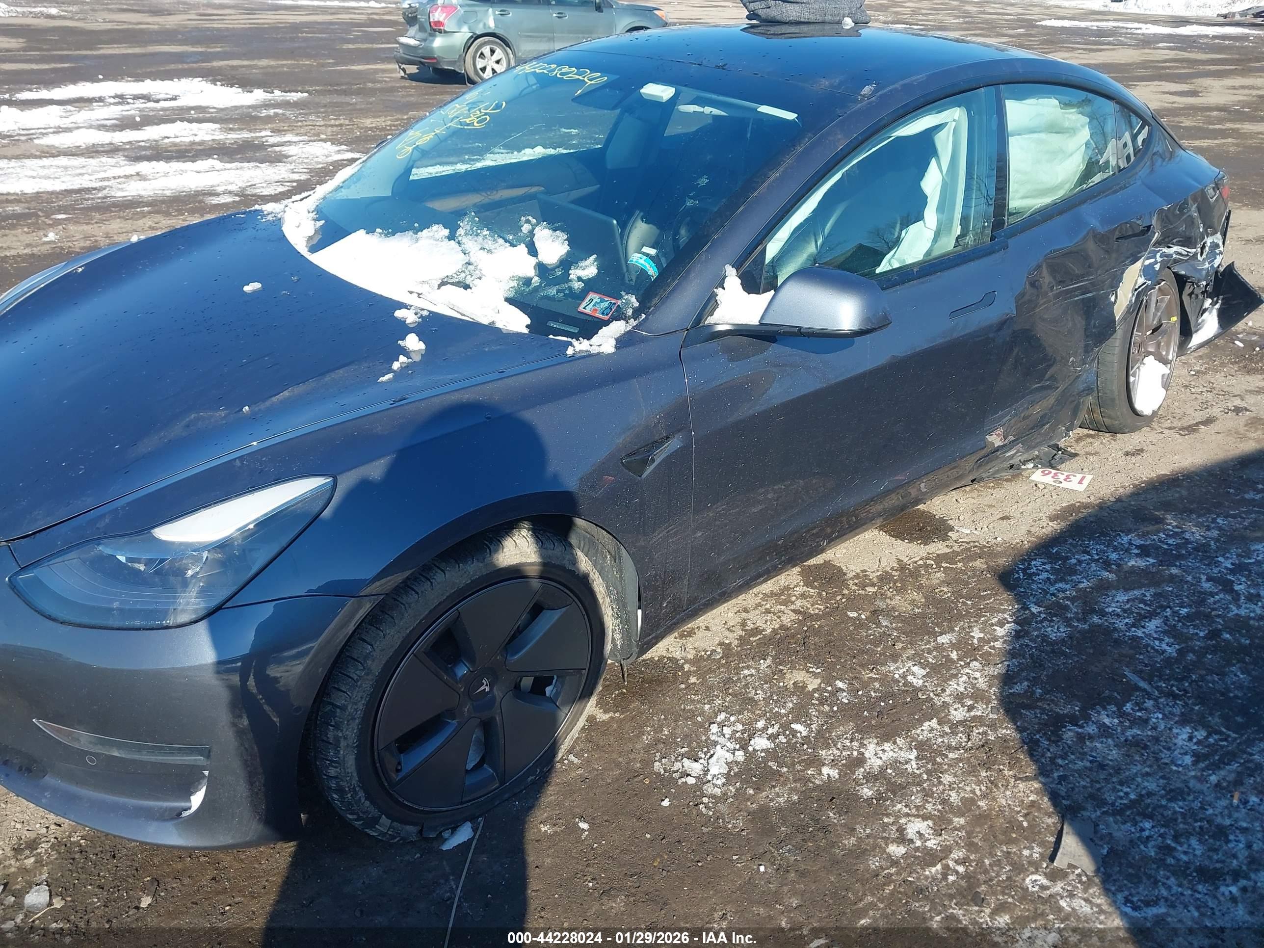 TESLA MODEL image 6