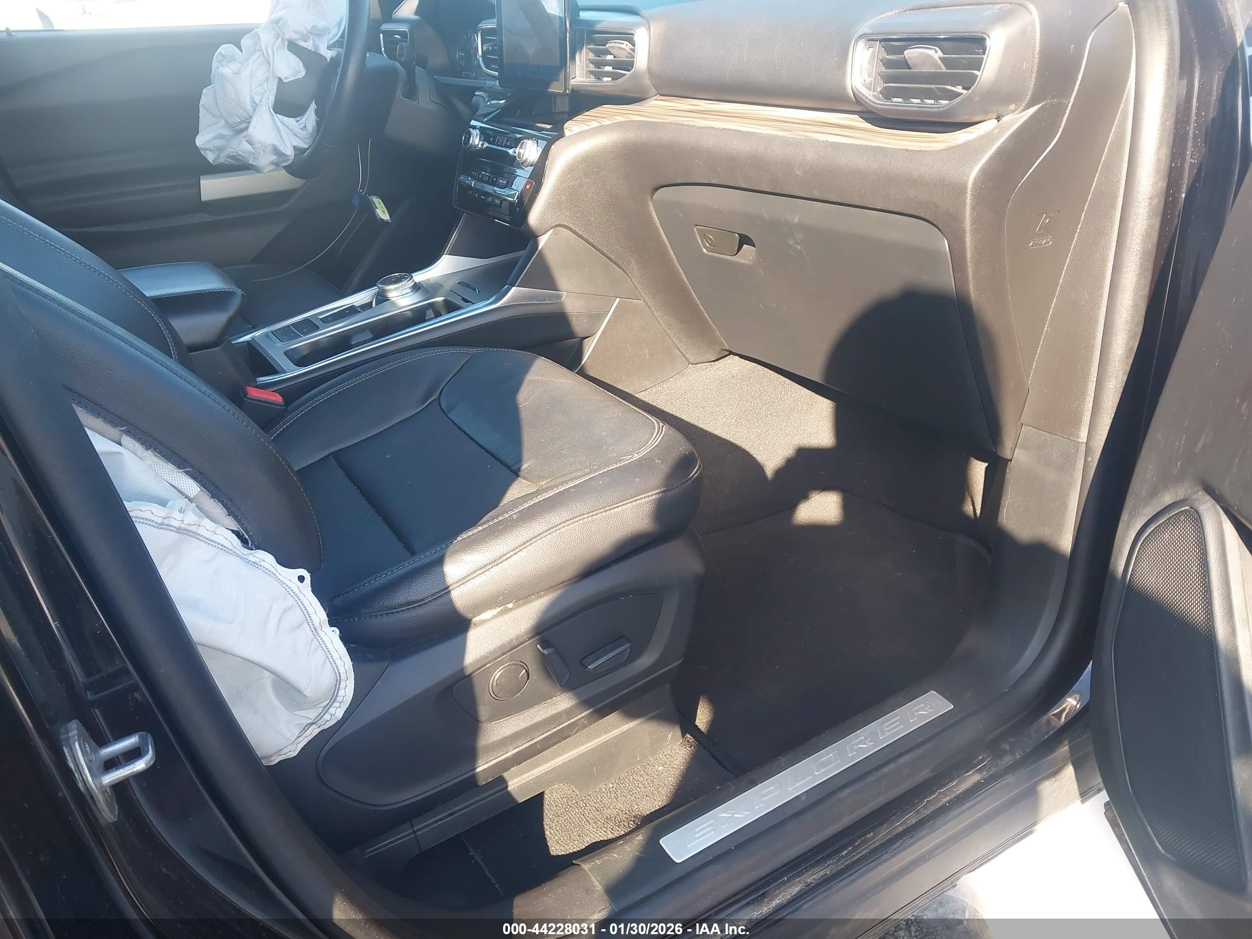 FORD EXPLORER image 5