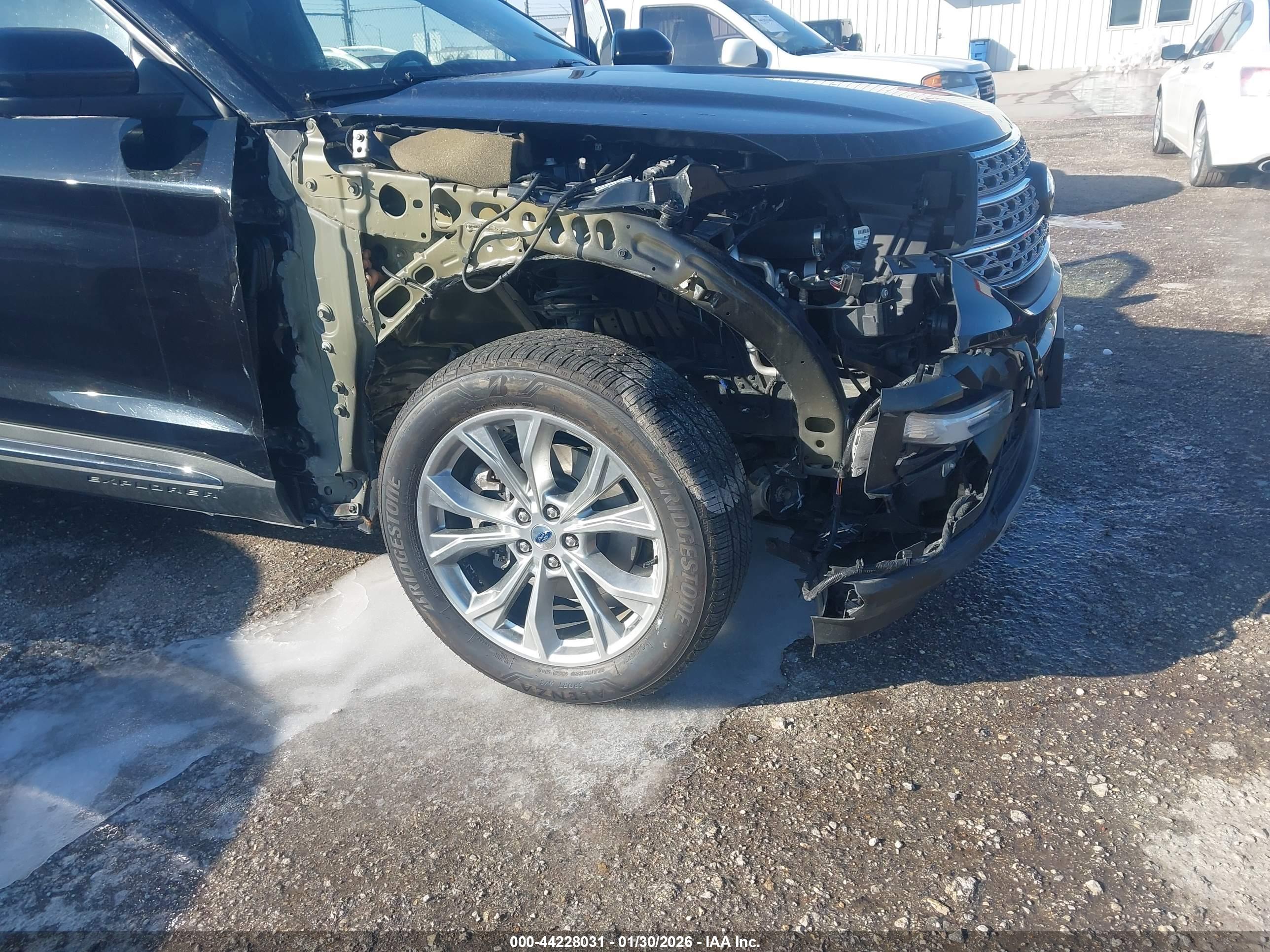 FORD EXPLORER image 6