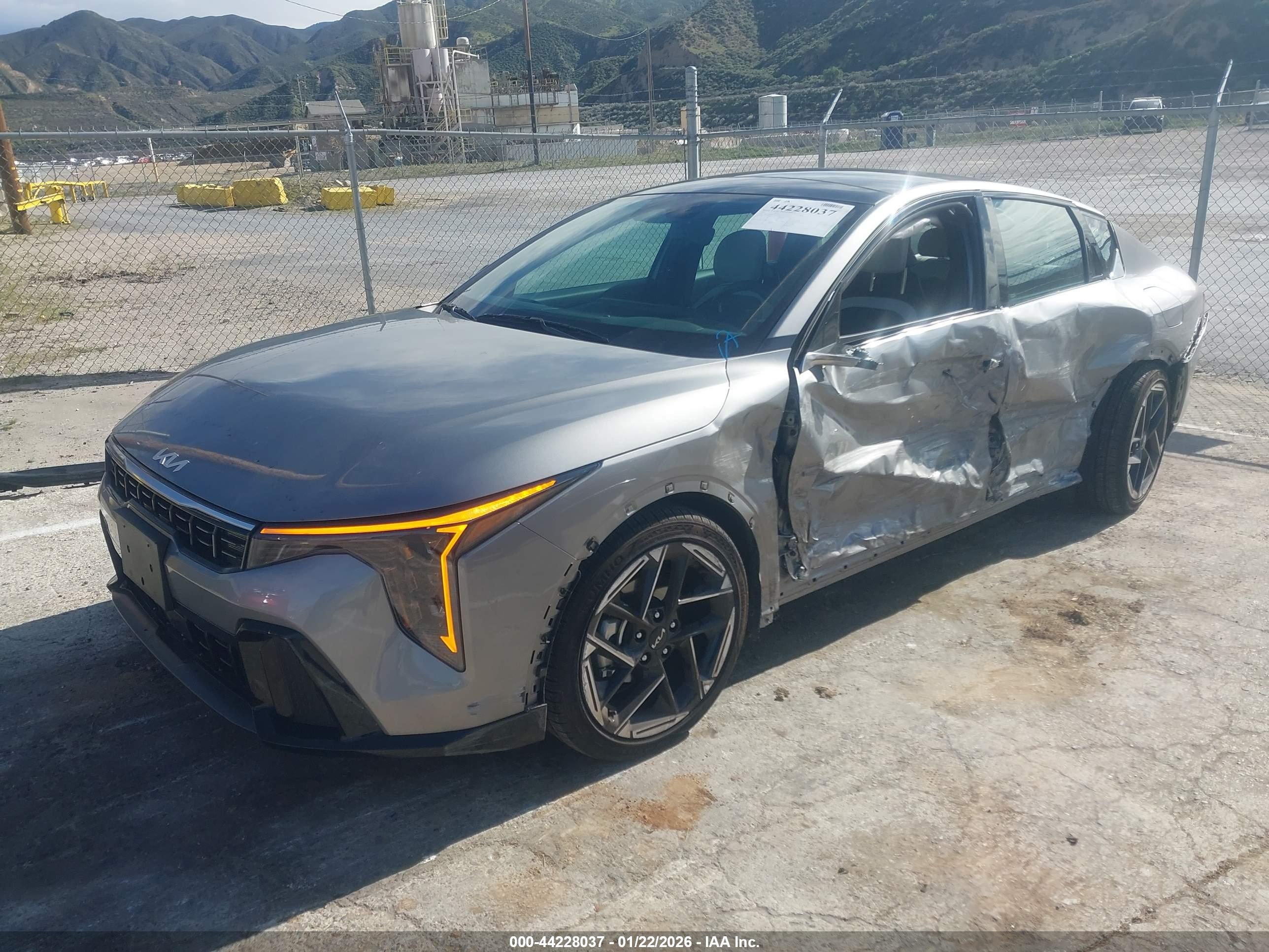 KIA K4 image 2