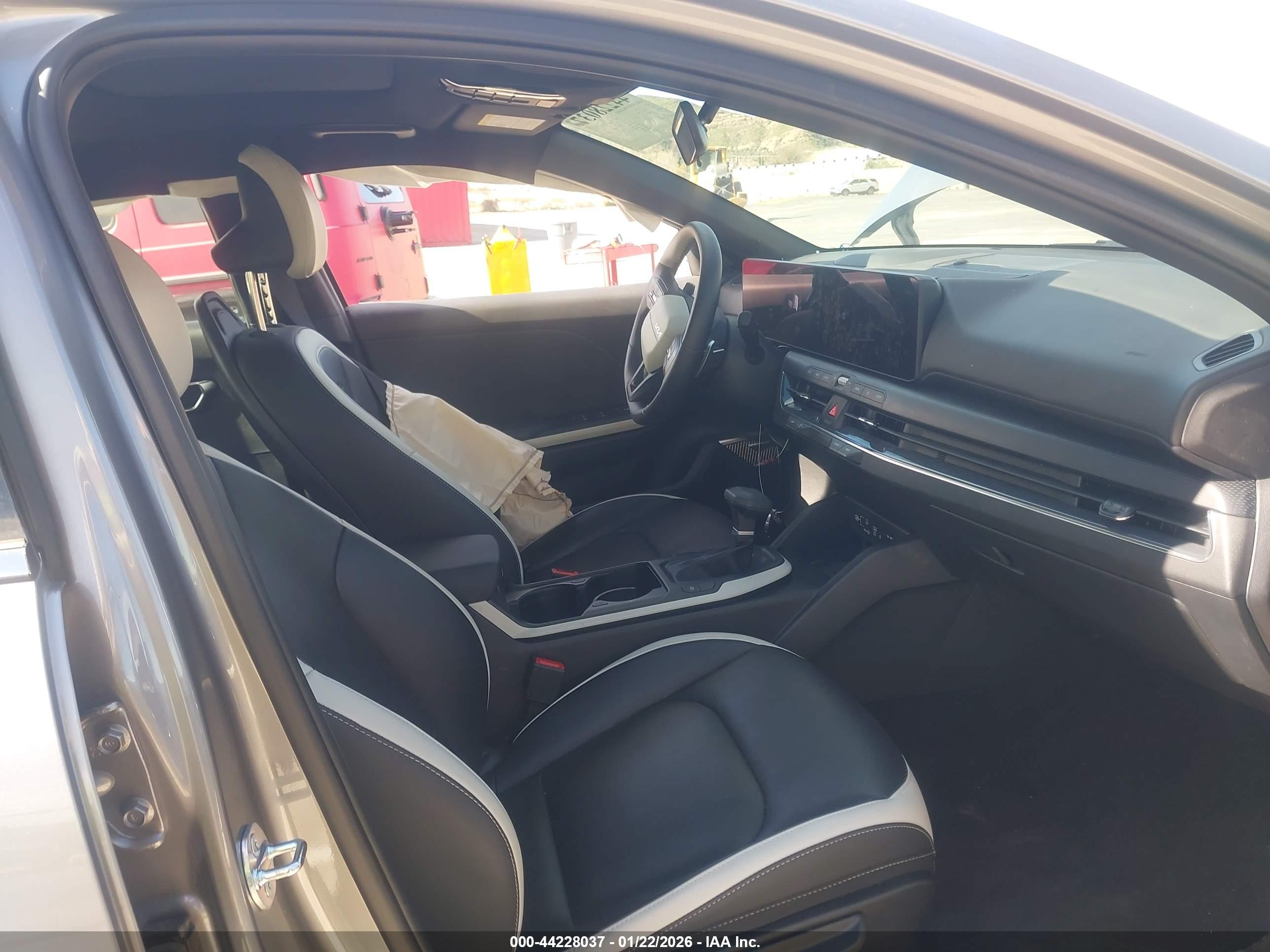 KIA K4 image 5