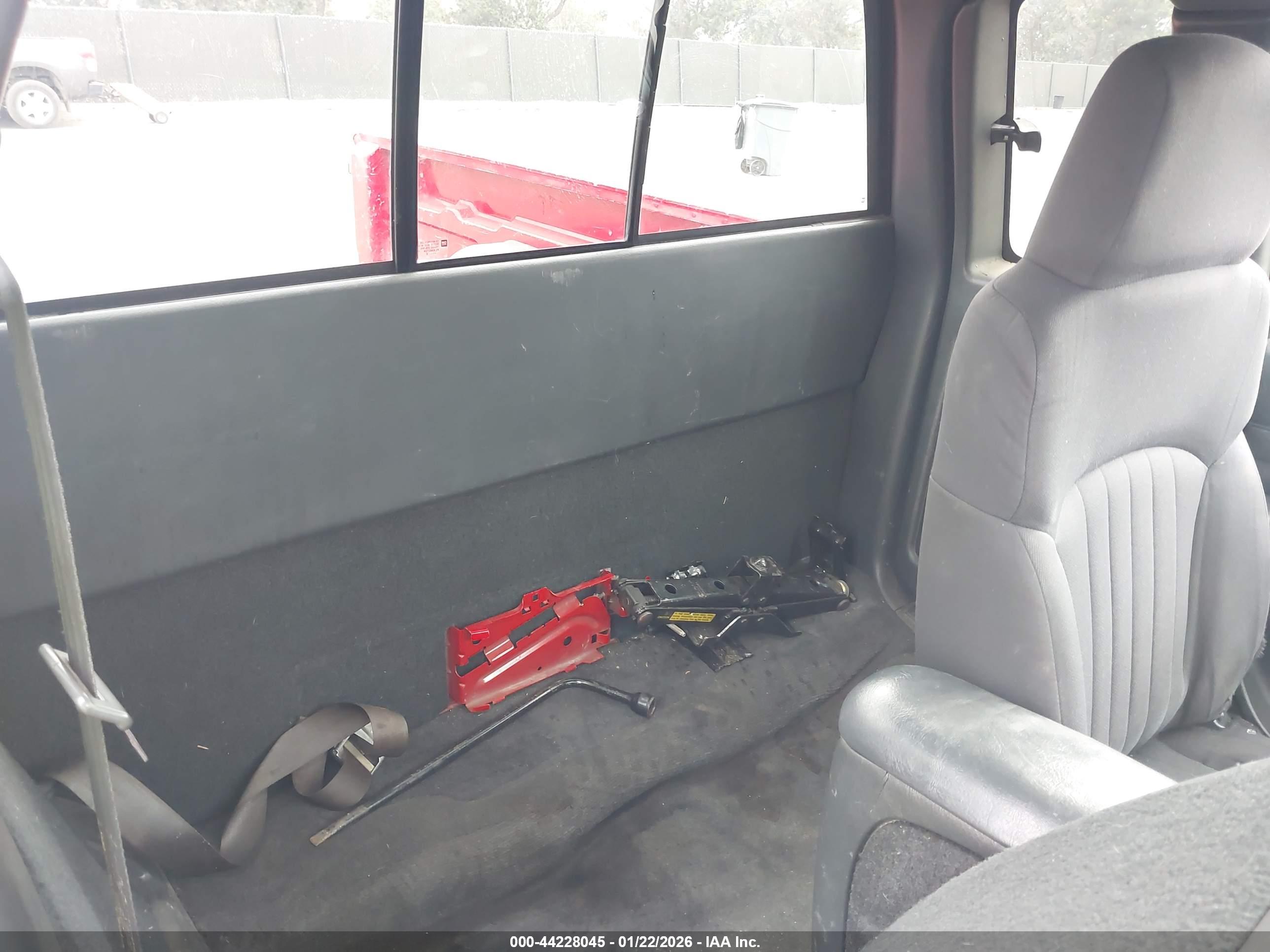 CHEVROLET S-10 image 8