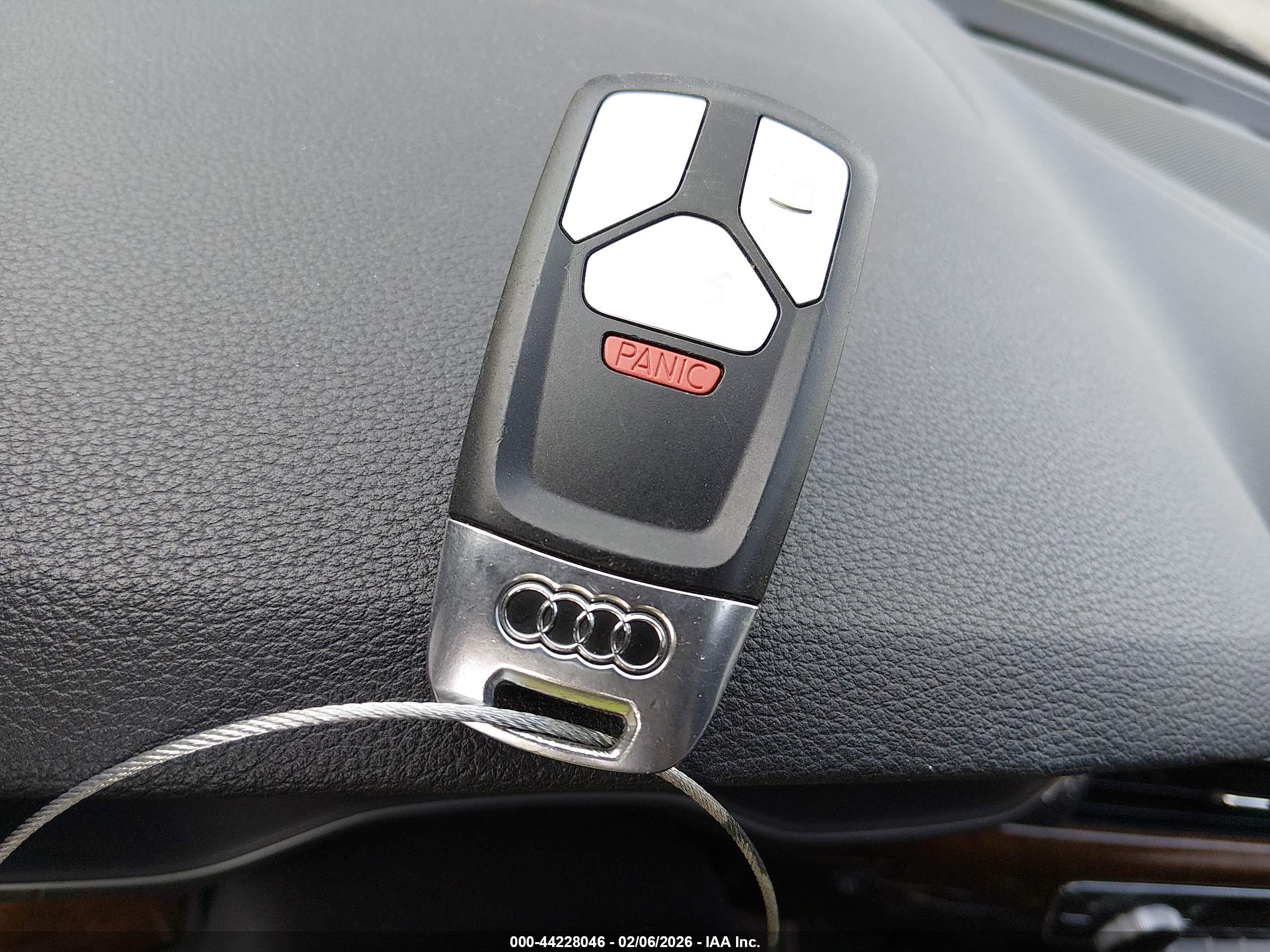 AUDI A4 image 11