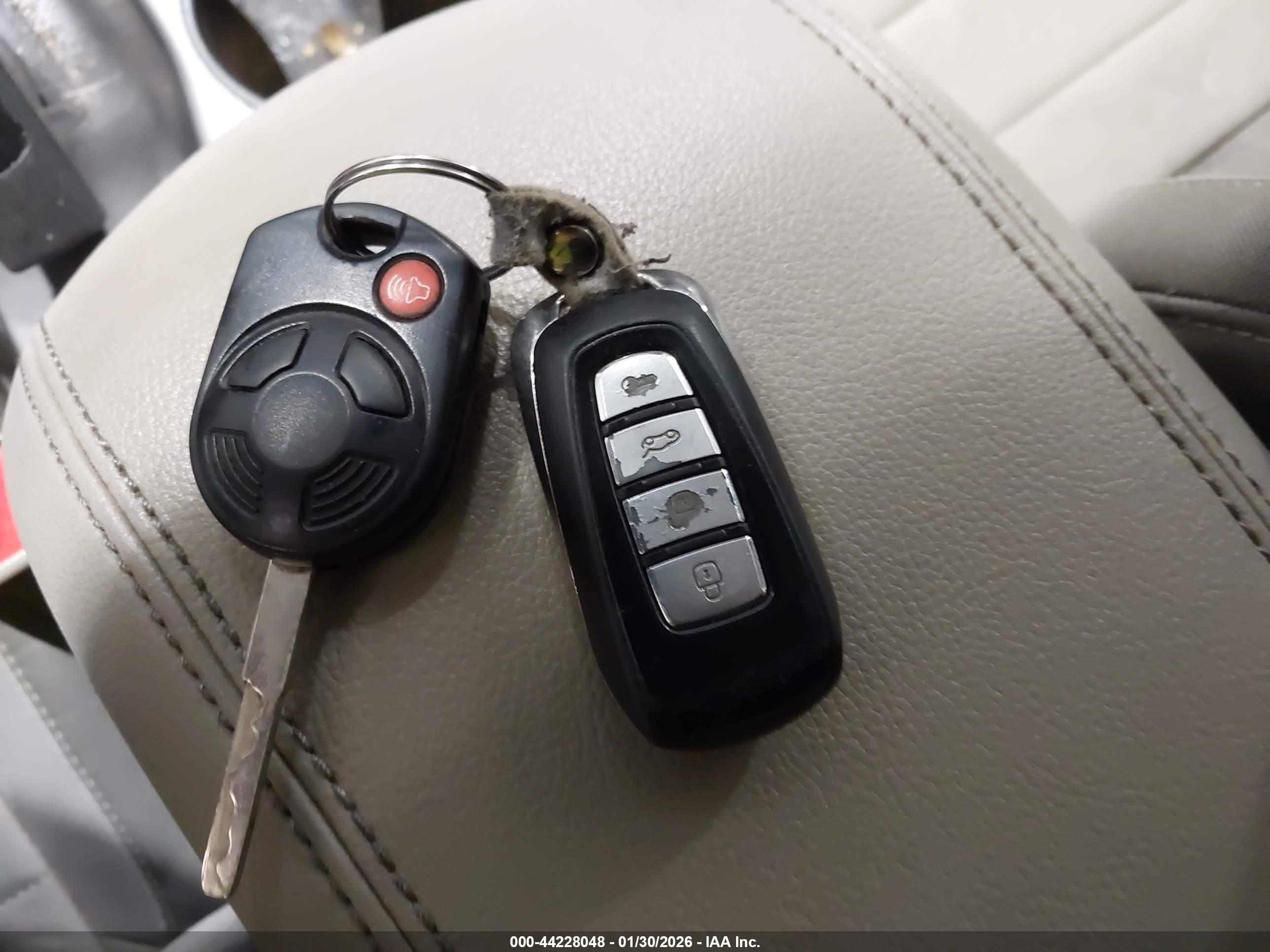 FORD ESCAPE image 11