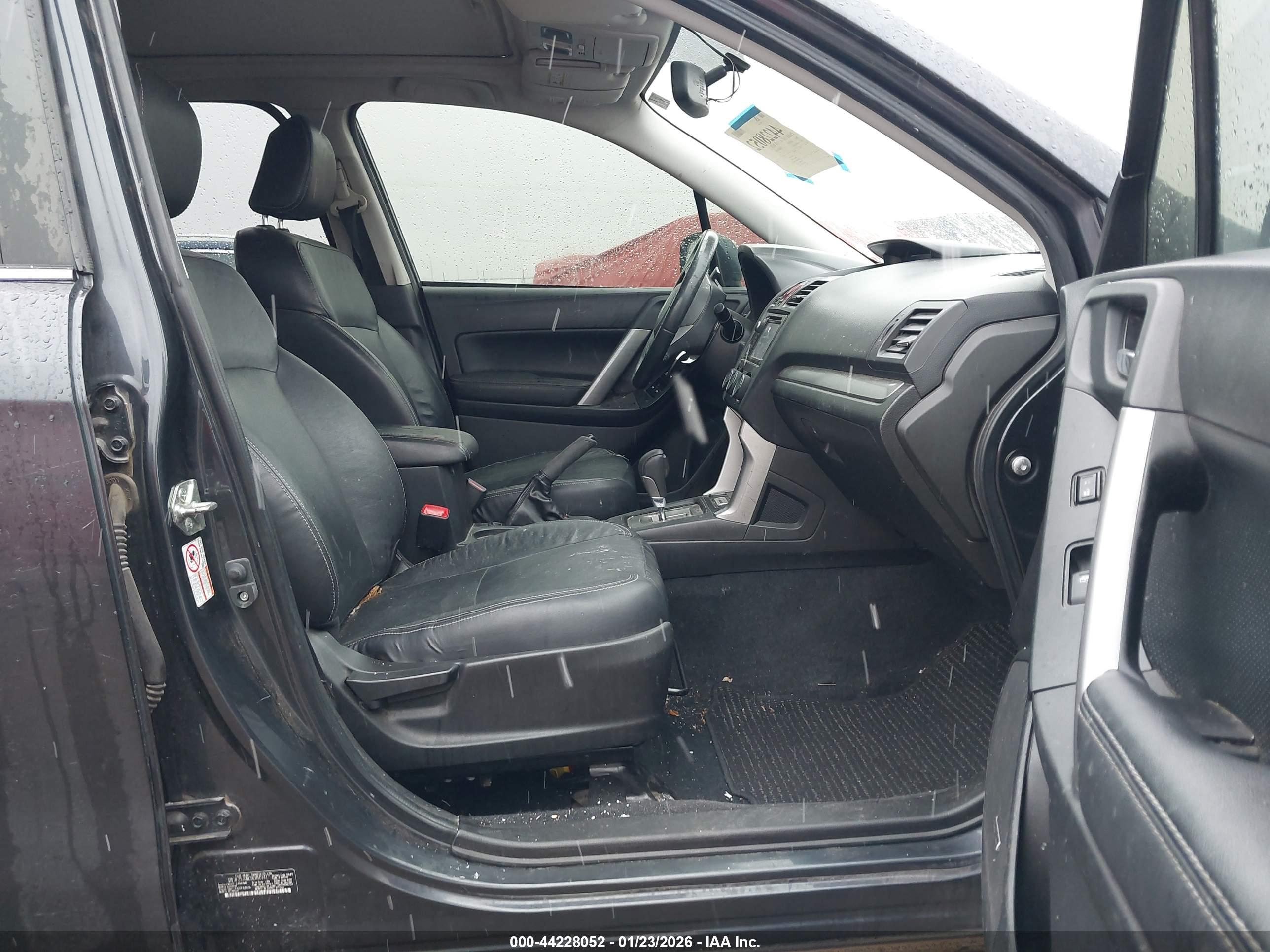 SUBARU FORESTER image 5
