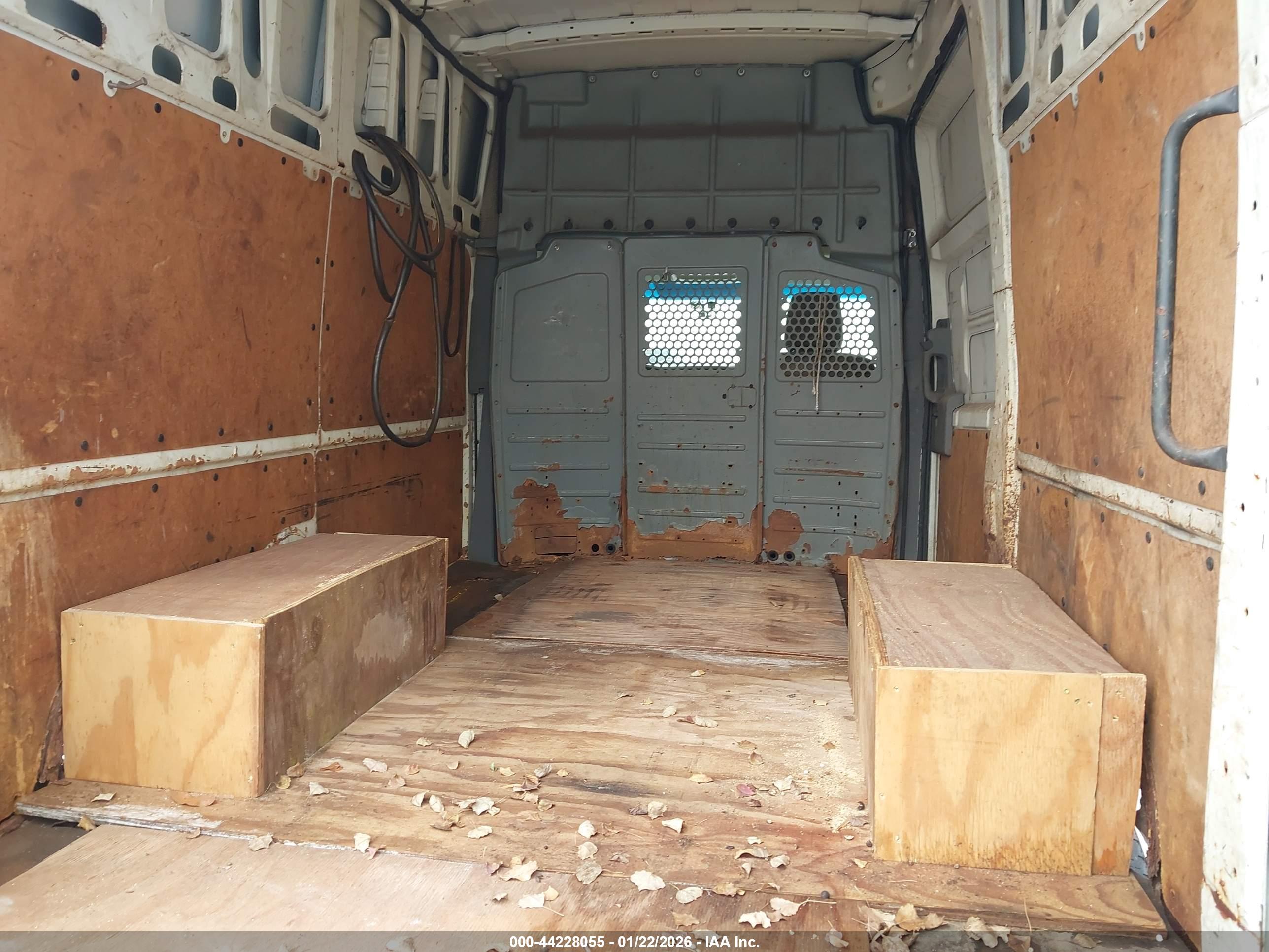 NISSAN NV image 8