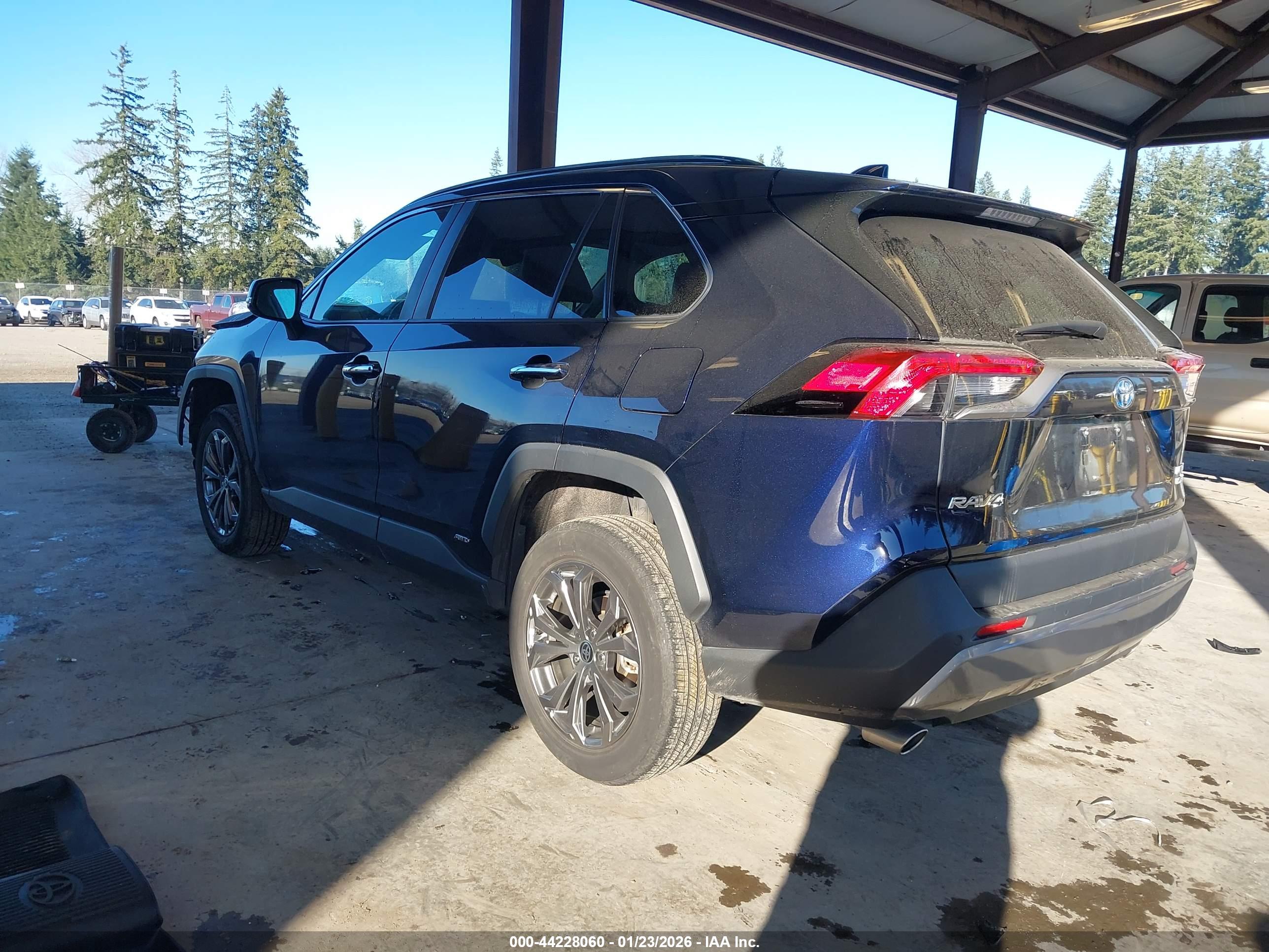 TOYOTA RAV4 image 3
