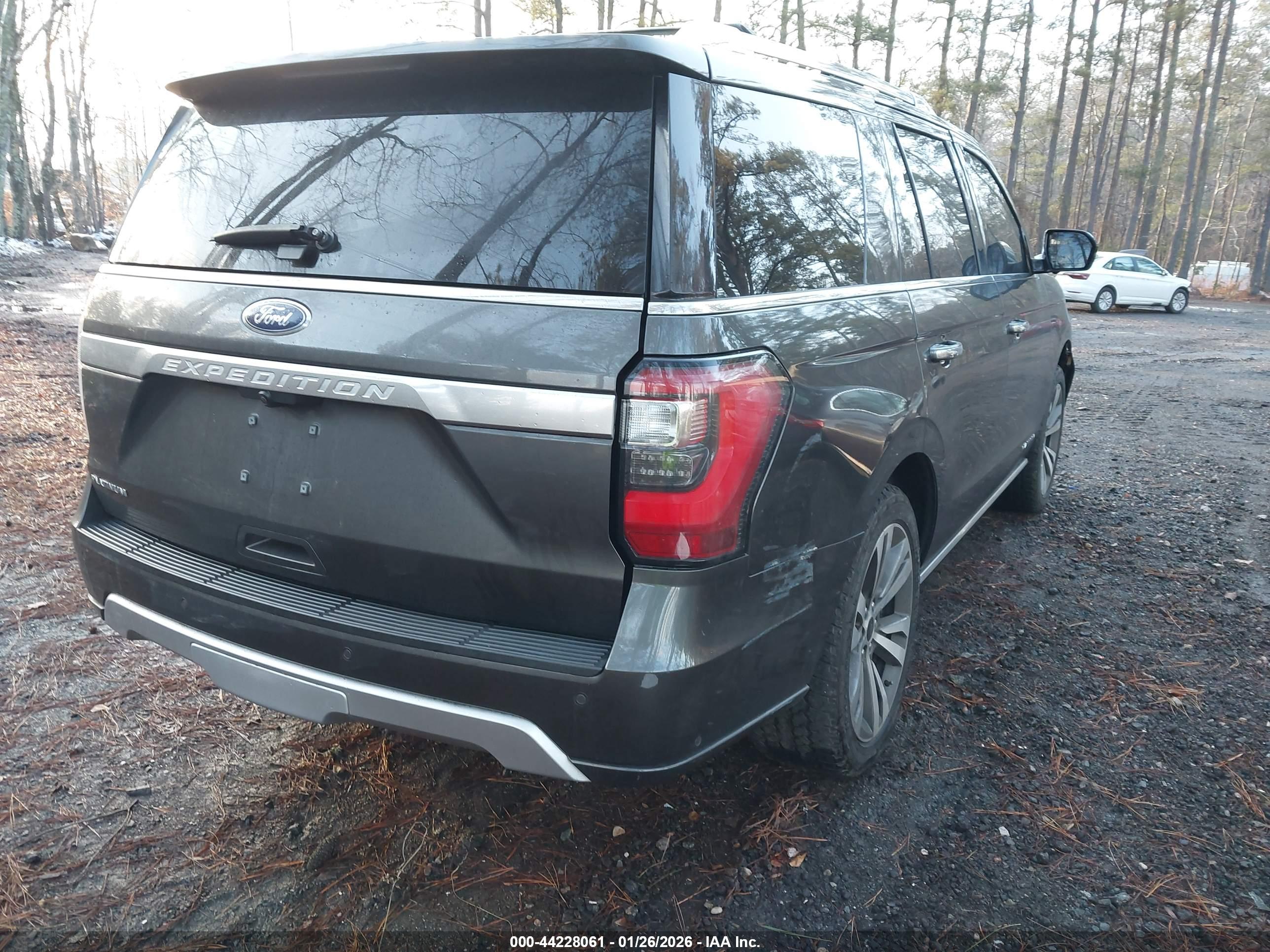 FORD EXPEDITION image 4