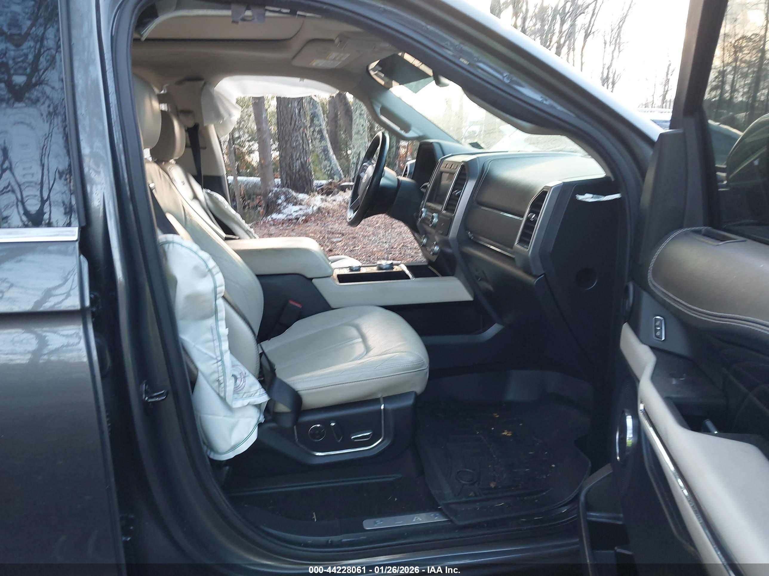 FORD EXPEDITION image 5
