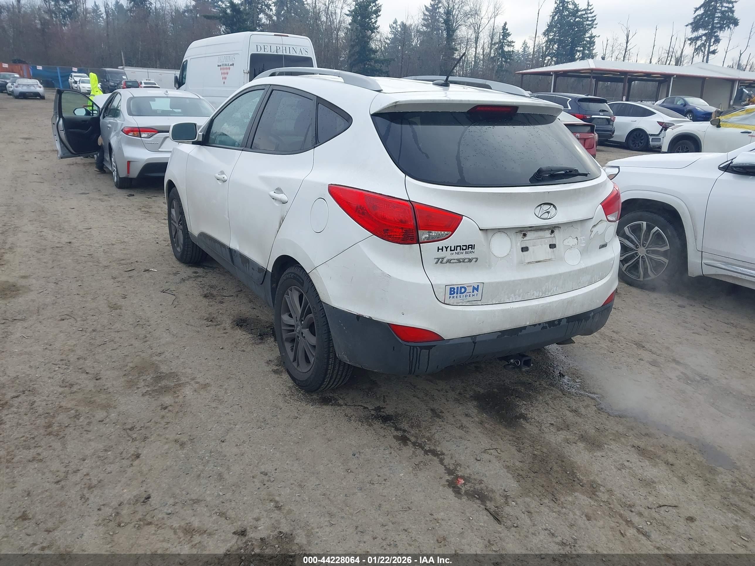 HYUNDAI TUCSON image 3