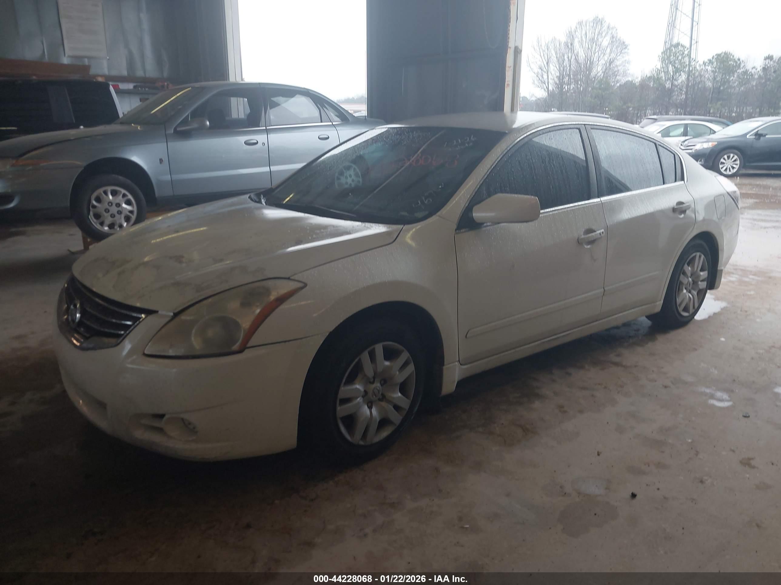 NISSAN ALTIMA image 2