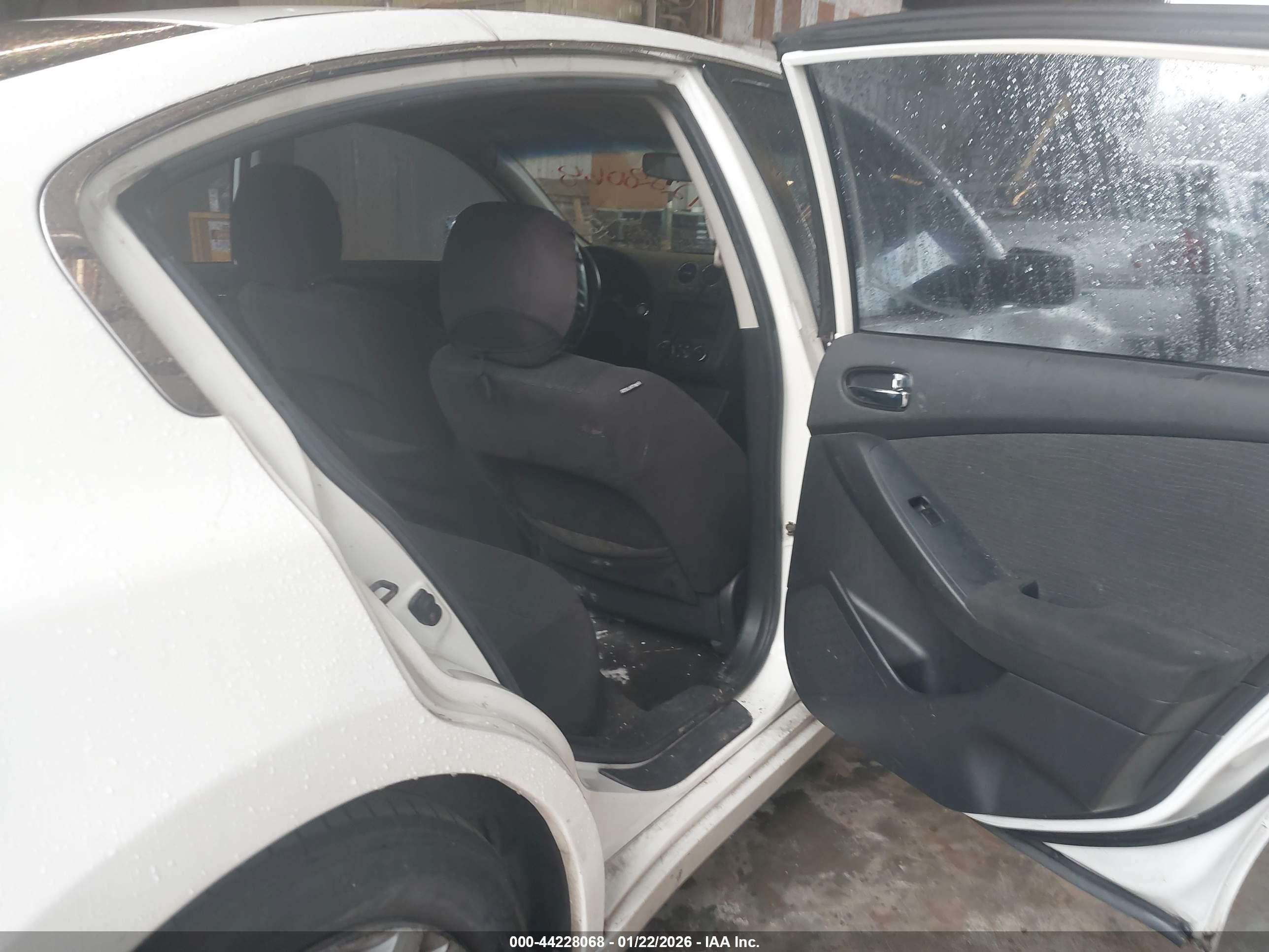 NISSAN ALTIMA image 8