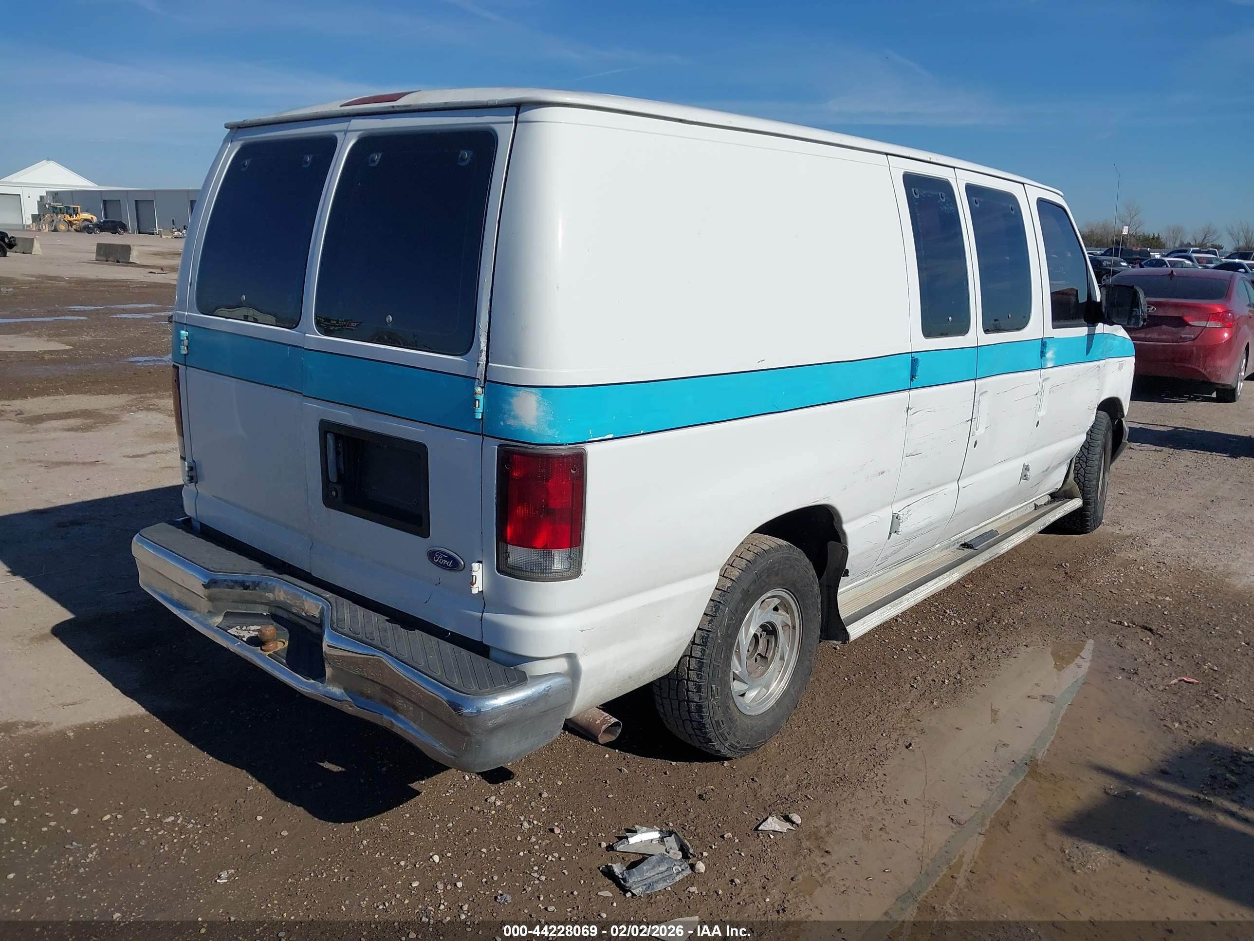 FORD ECONOLINE image 4