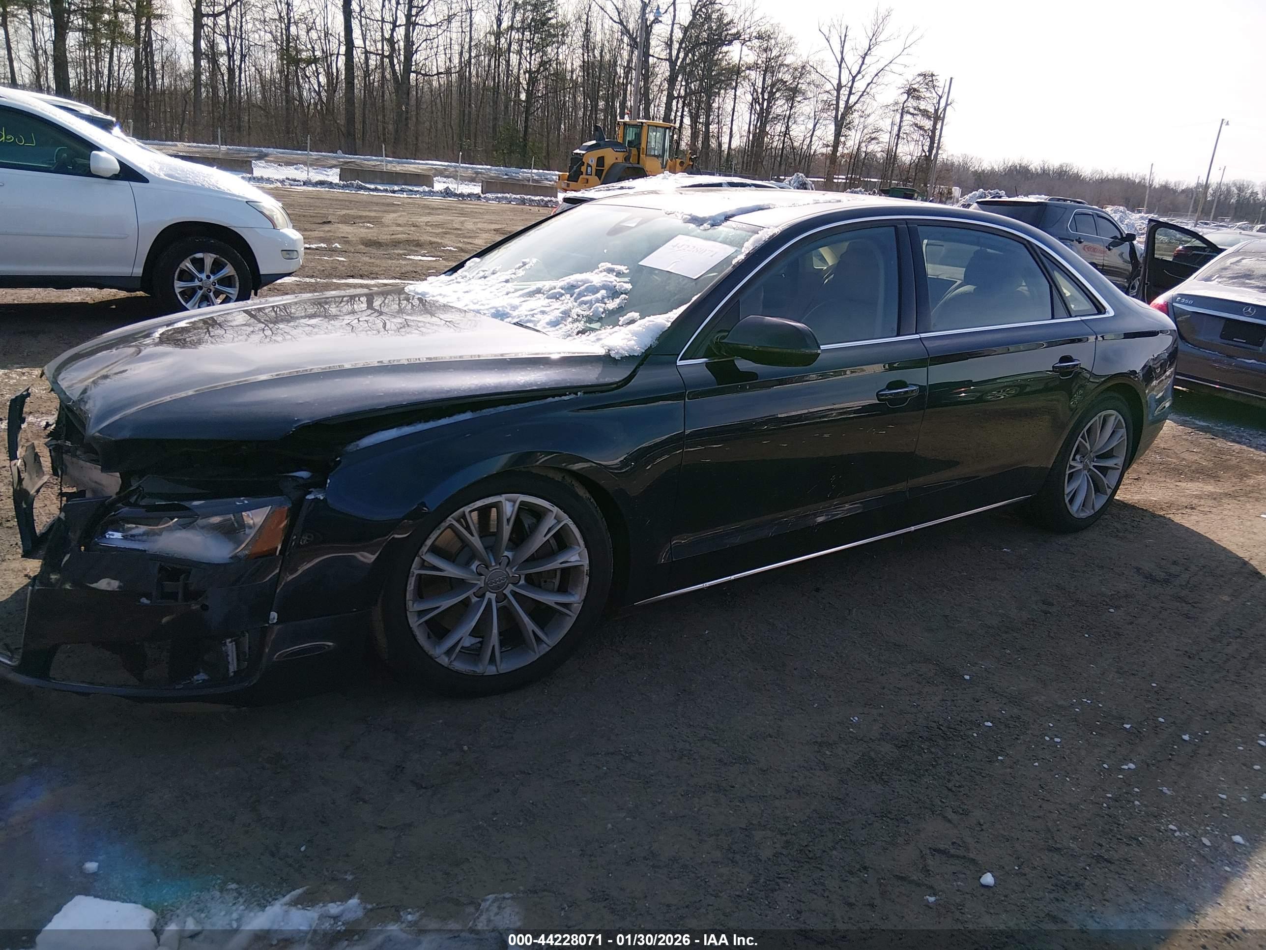 AUDI A8 image 2