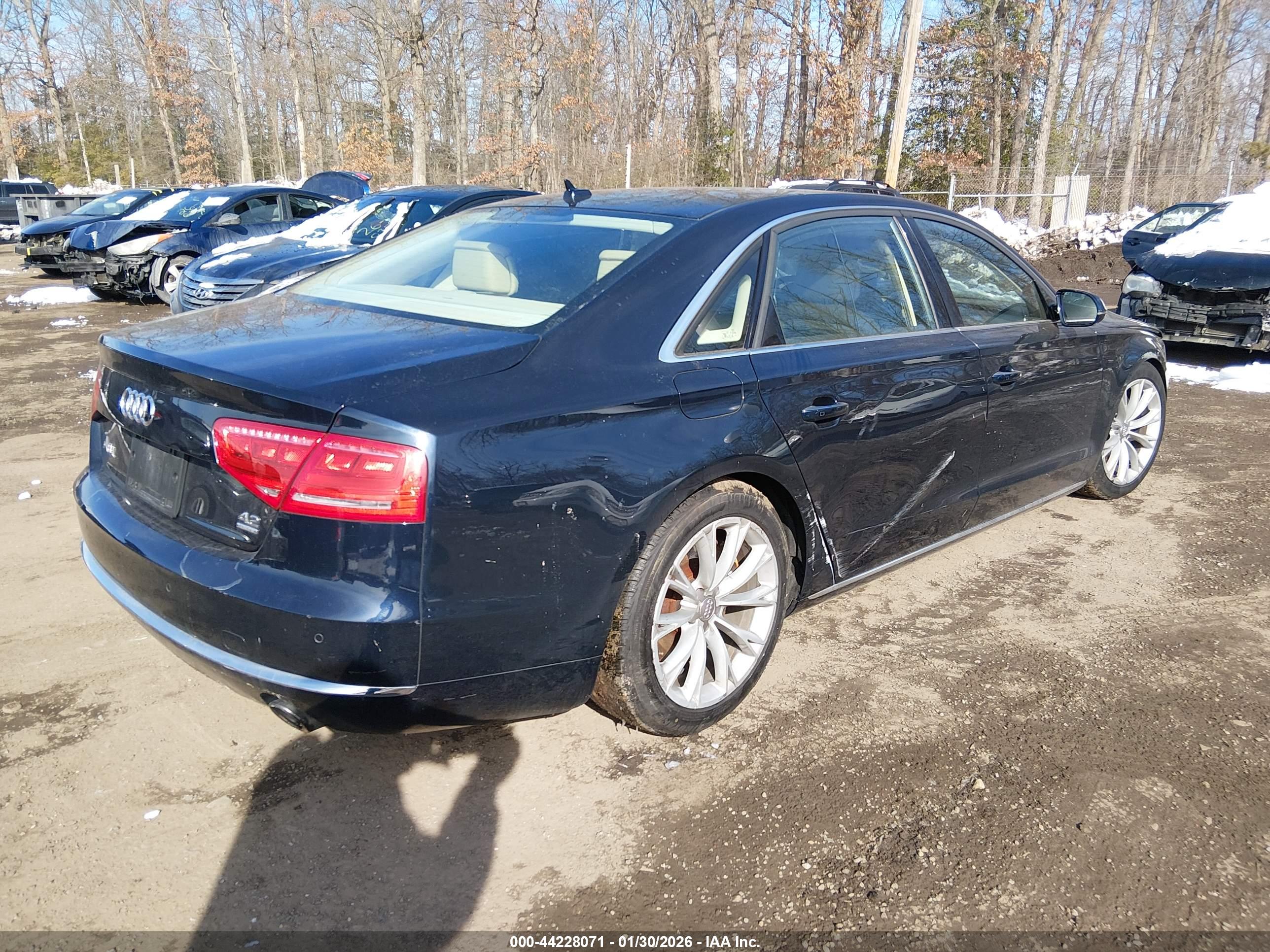 AUDI A8 image 4