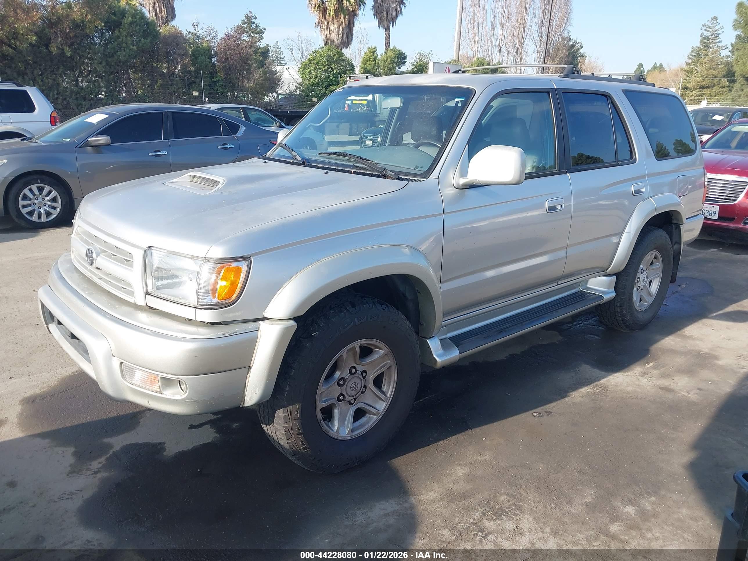 TOYOTA 4RUNNER image 2