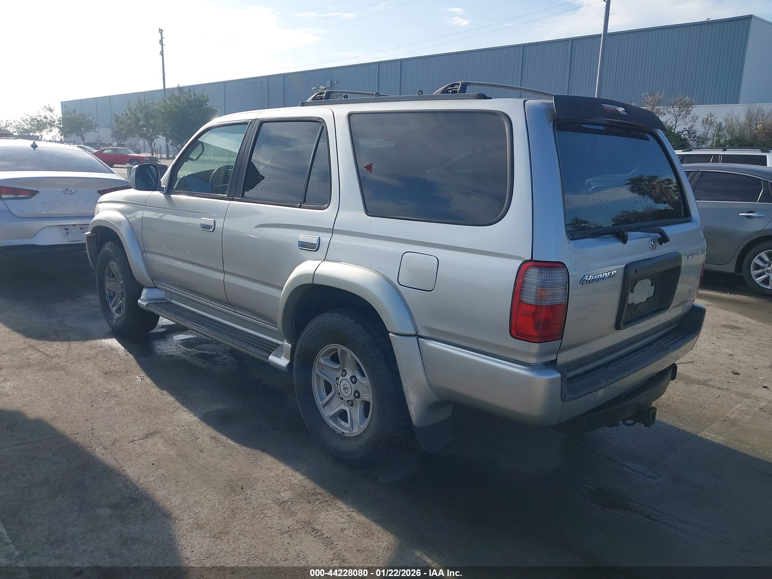 TOYOTA 4RUNNER image 3