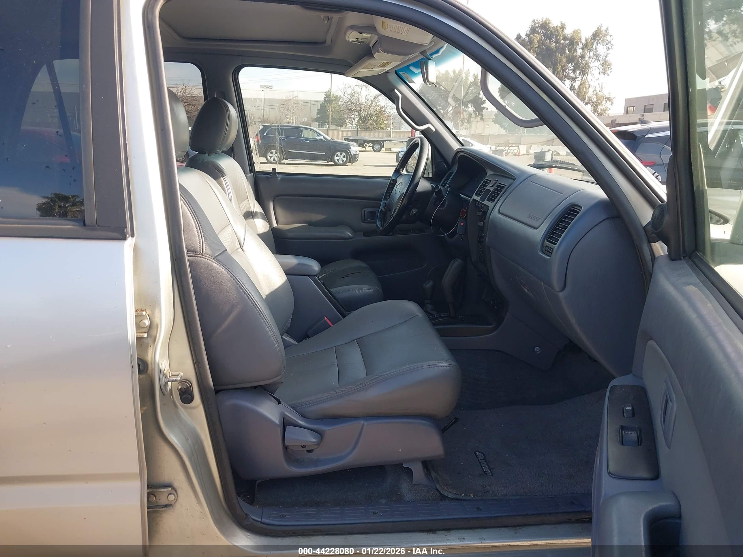 TOYOTA 4RUNNER image 5