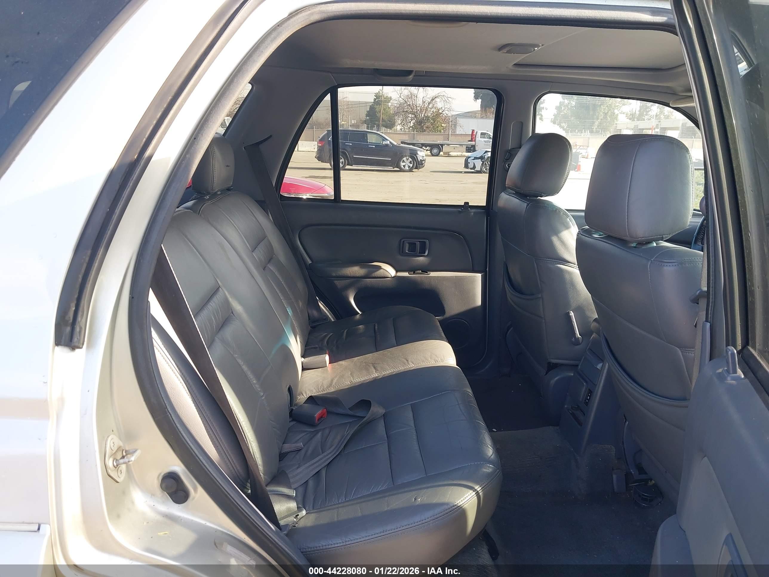 TOYOTA 4RUNNER image 8