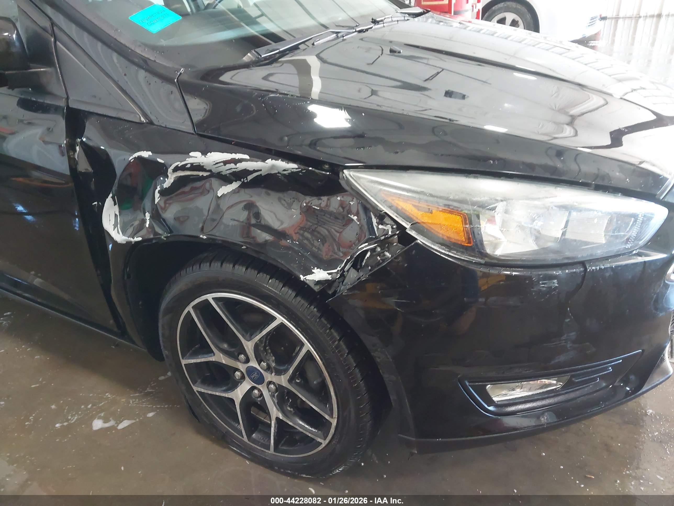 FORD FOCUS image 6