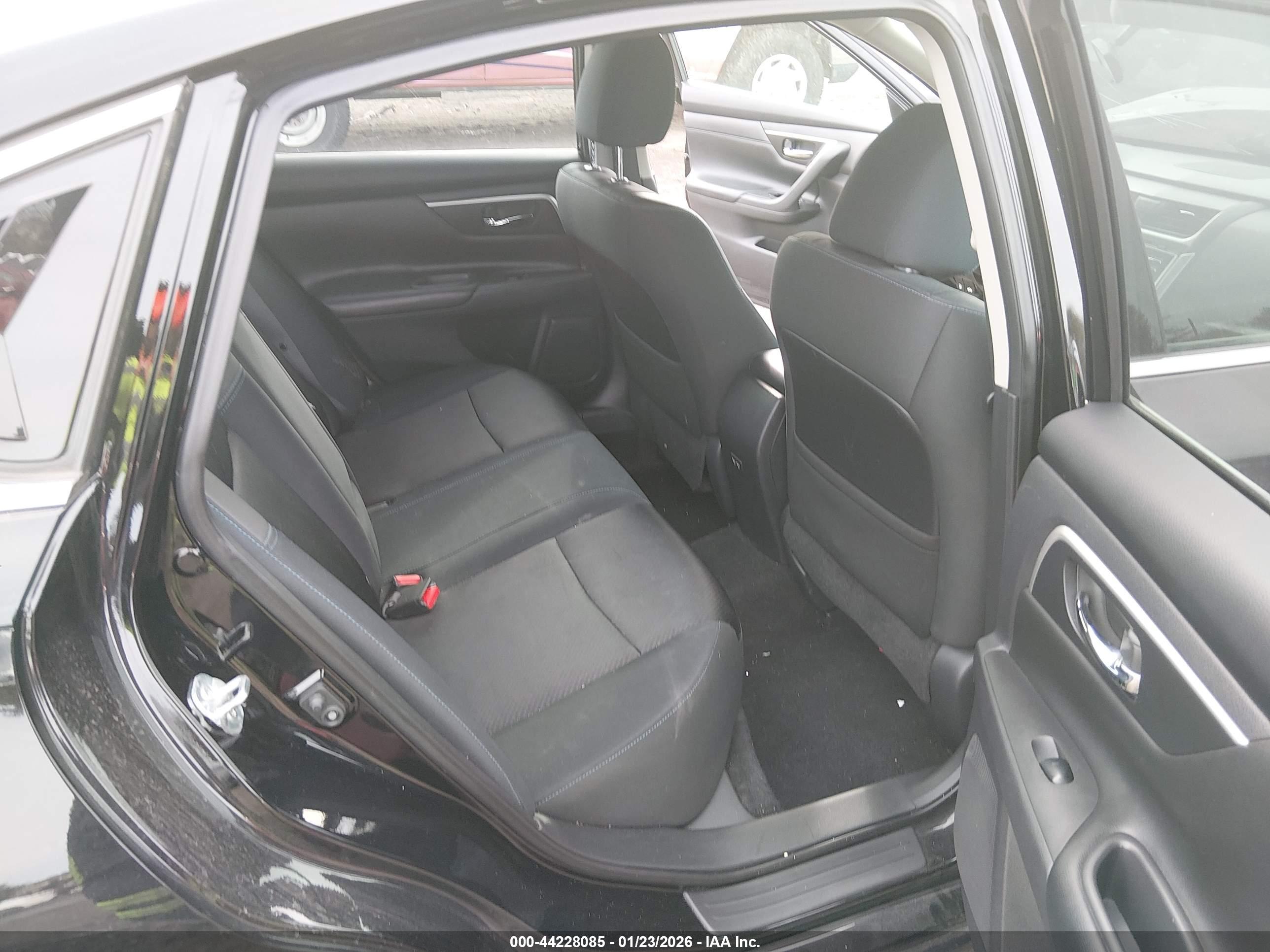 NISSAN ALTIMA image 8