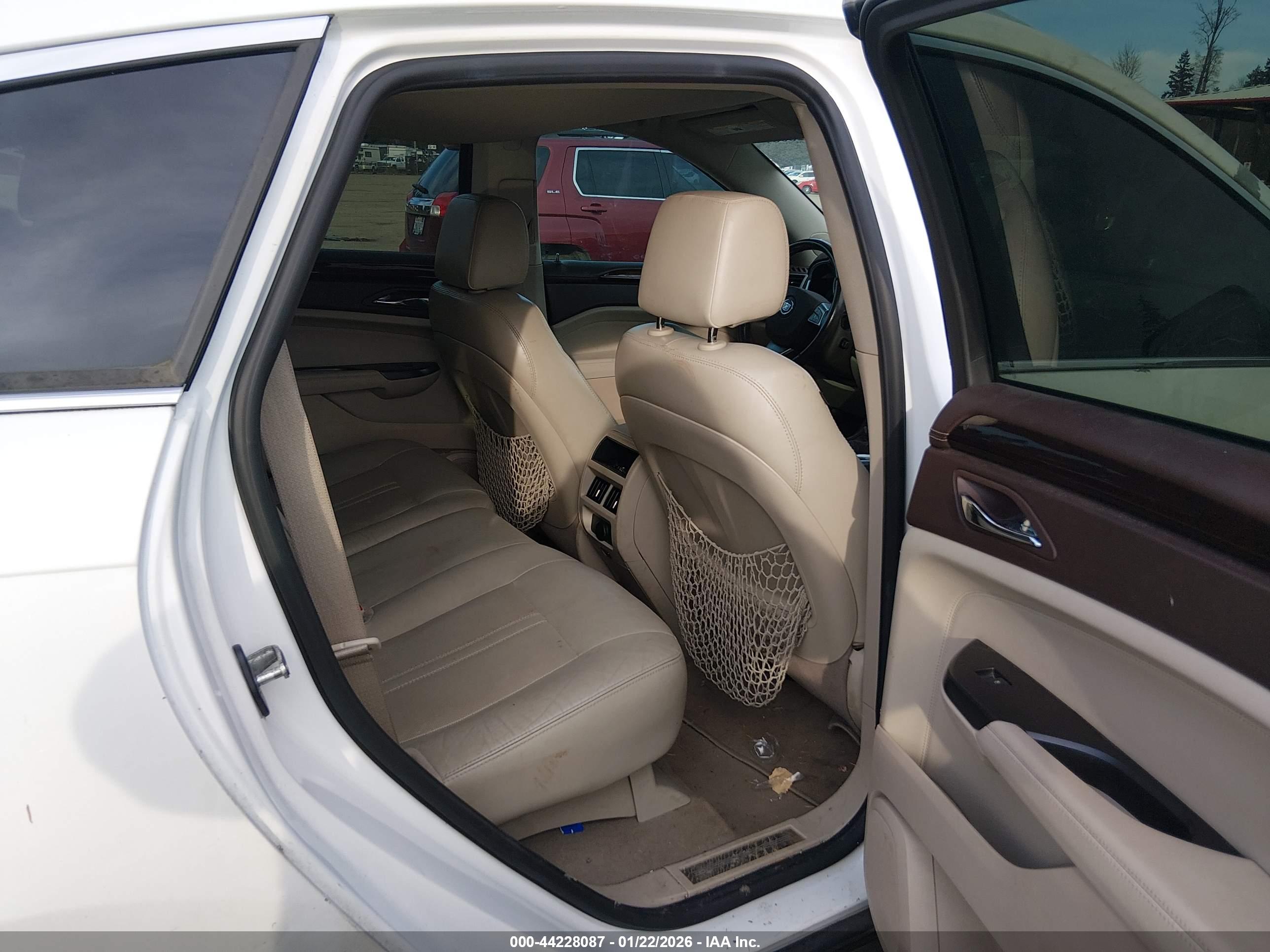 CADILLAC SRX image 8