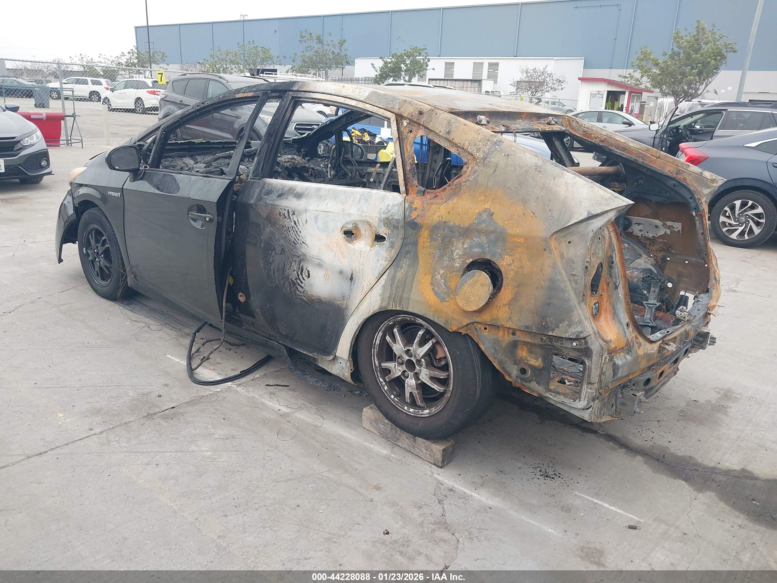 TOYOTA PRIUS image 3