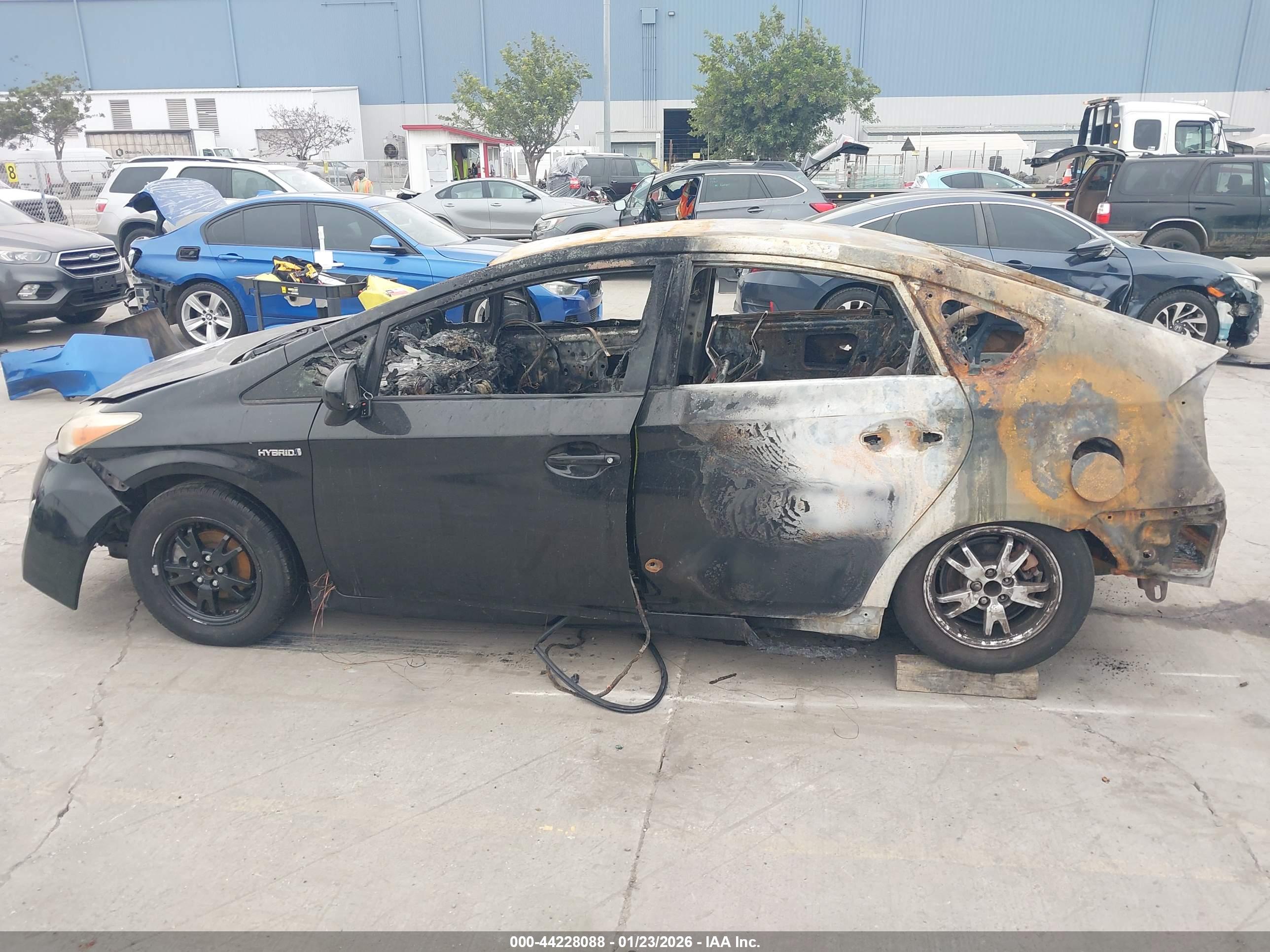 TOYOTA PRIUS image 6