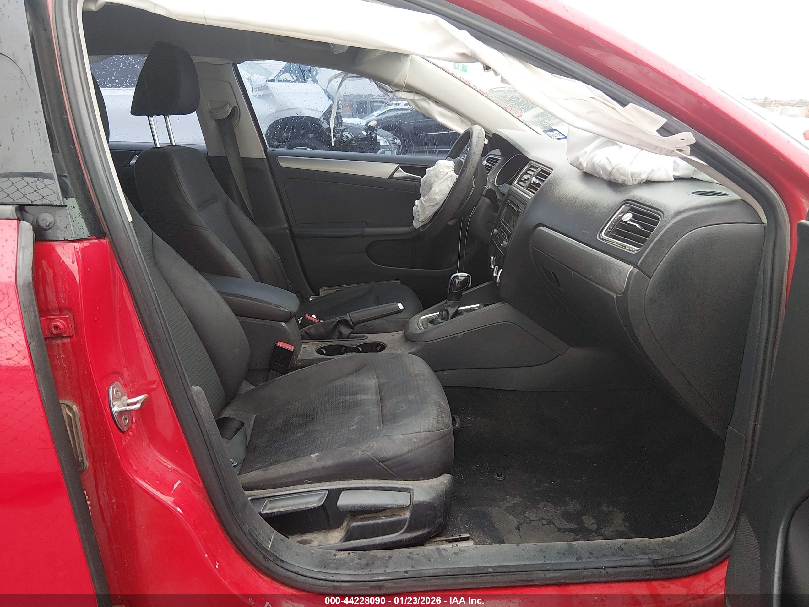 VOLKSWAGEN JETTA image 5
